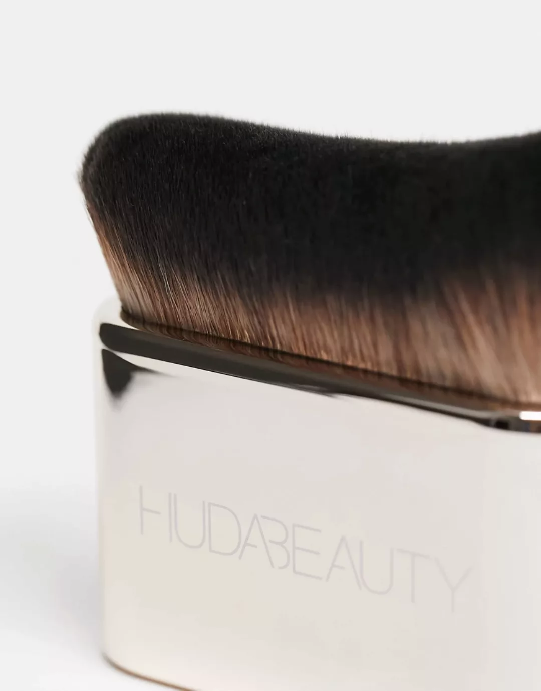 Huda Beauty N.Y.M.P.H – Blur & Glow Body – Körperpinsel-Keine Farbe günstig online kaufen