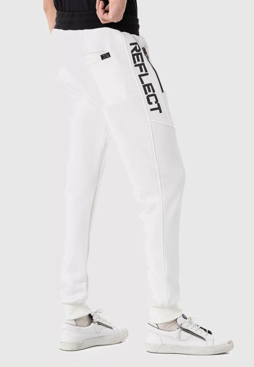 Cipo & Baxx Jogginghose "HOMEWEAR", mit dezenten Print an den Beinen günstig online kaufen