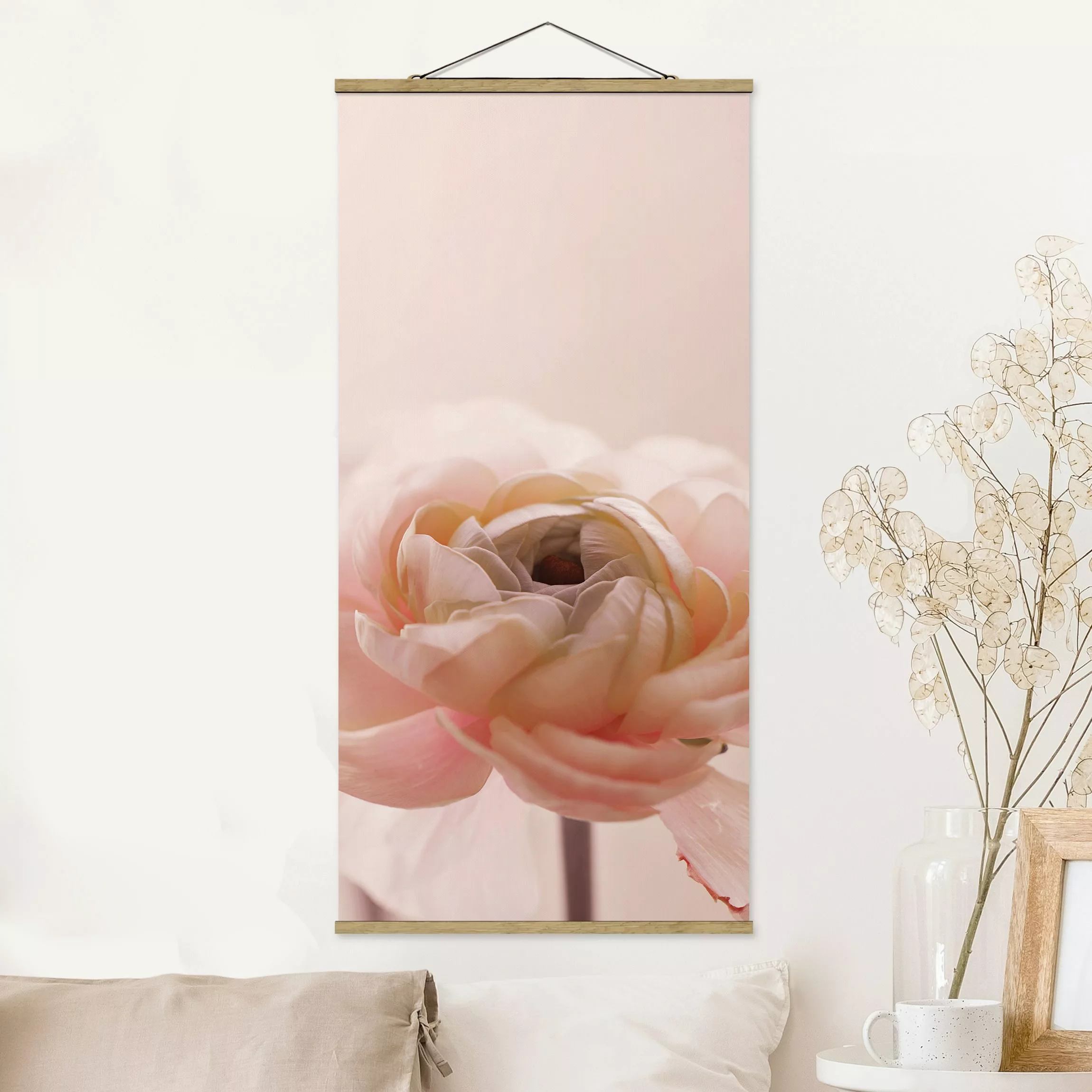 Stoffbild mit Posterleisten Rosa Blüte im Fokus günstig online kaufen