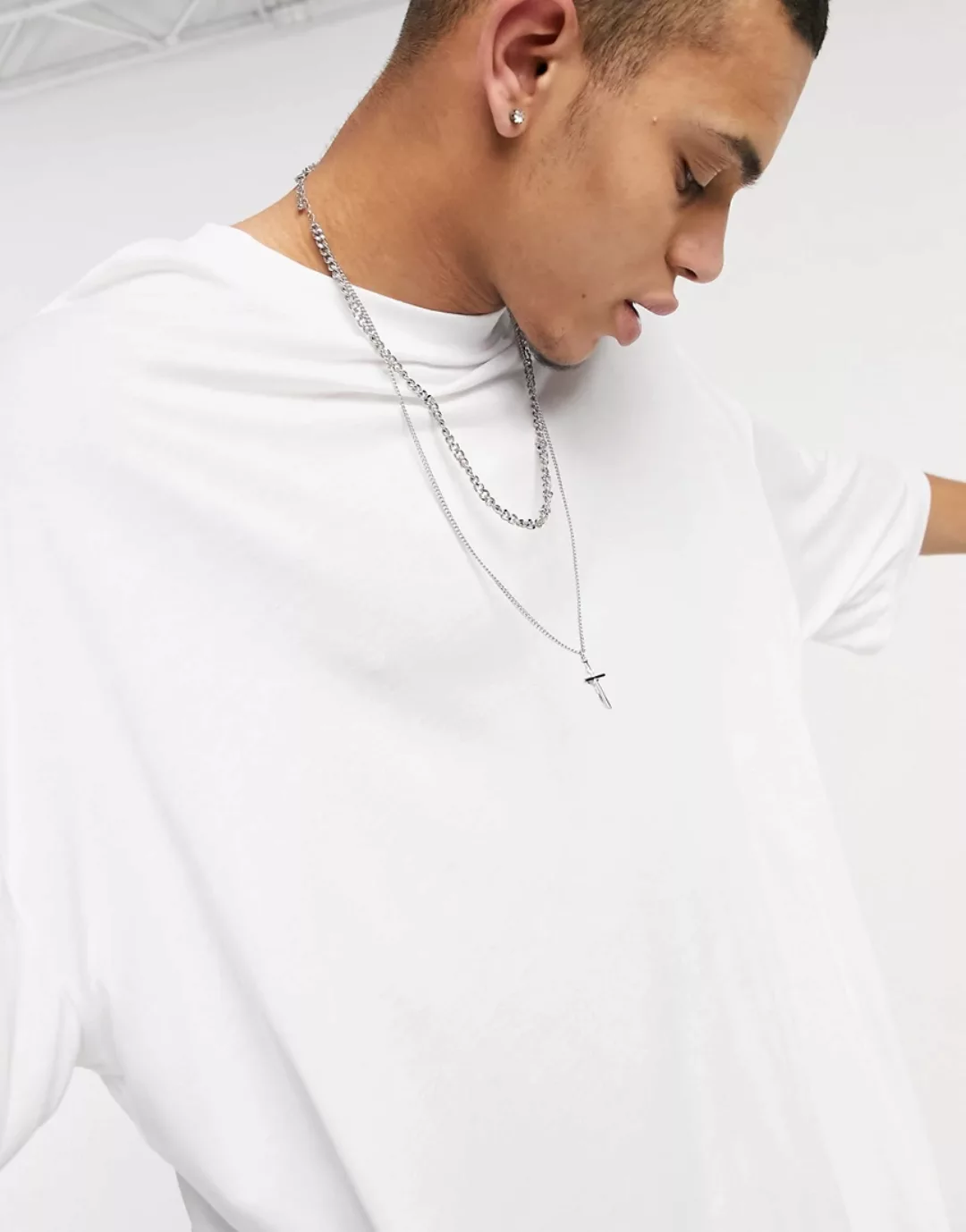 ASOS DESIGN – Superlanges, extremes Oversize-T-Shirt aus Viskose in Weiß günstig online kaufen