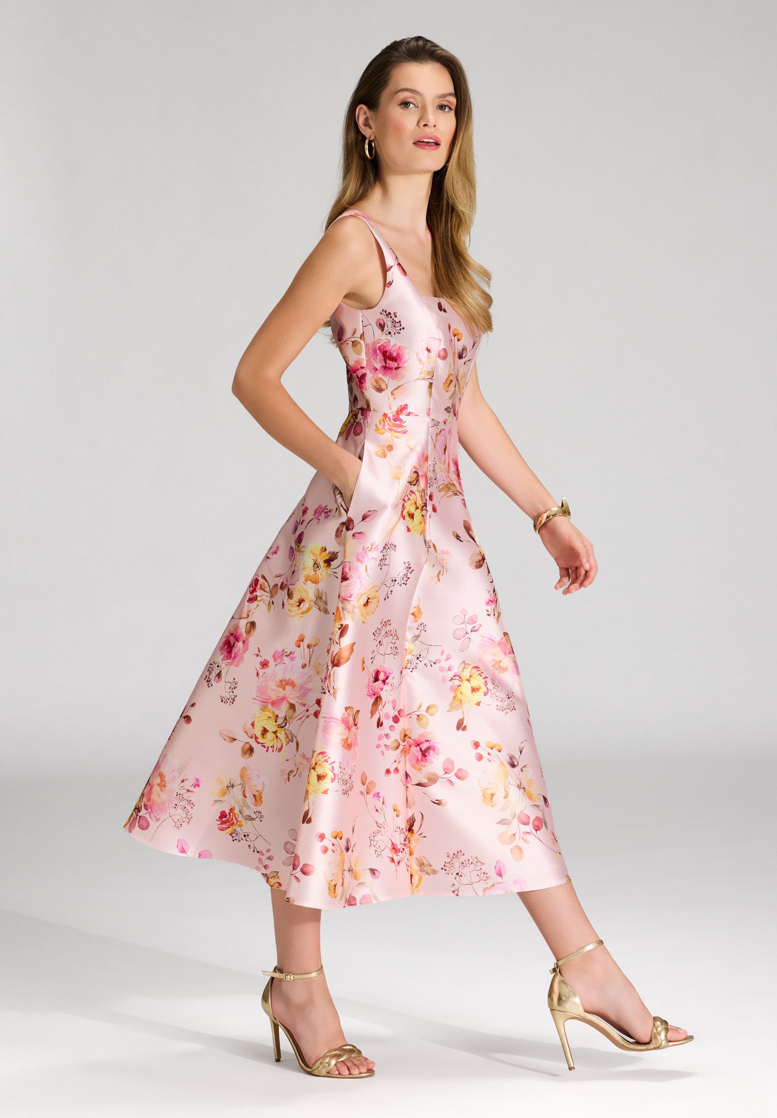 SWING Cocktailkleid Taillierter Schnitt mit Rock günstig online kaufen