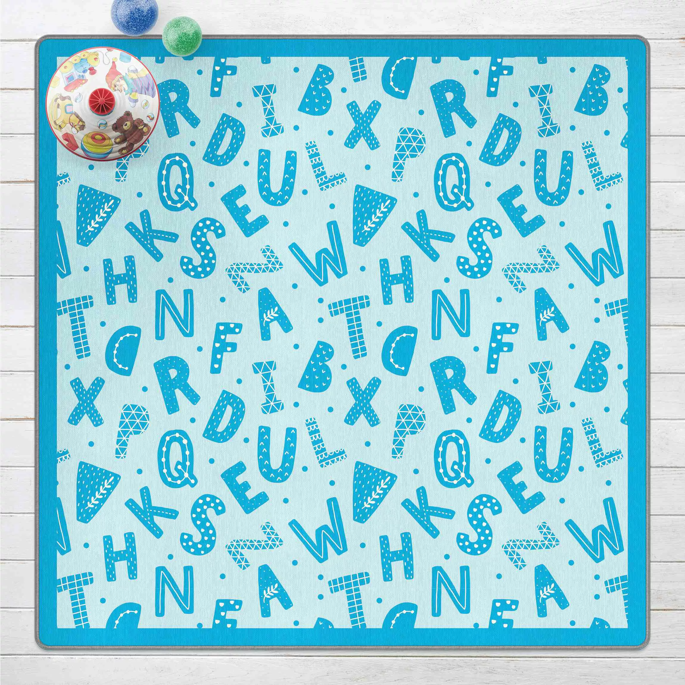 Teppich Alphabet mit Herzen und Punkten in Blau mit Rahmen günstig online kaufen
