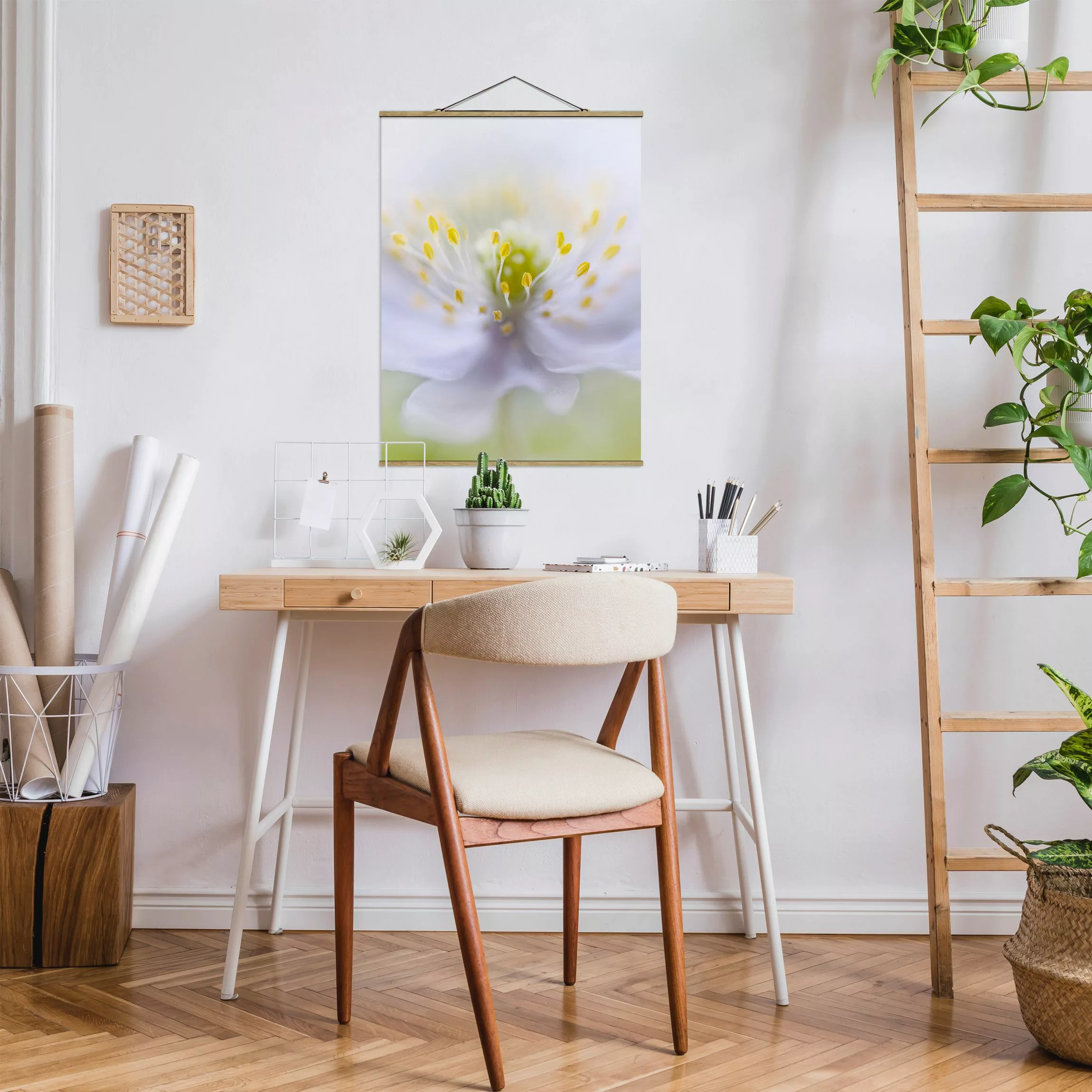 Stoffbild Blumen mit Posterleisten - Hochformat Anemonen Schönheit günstig online kaufen