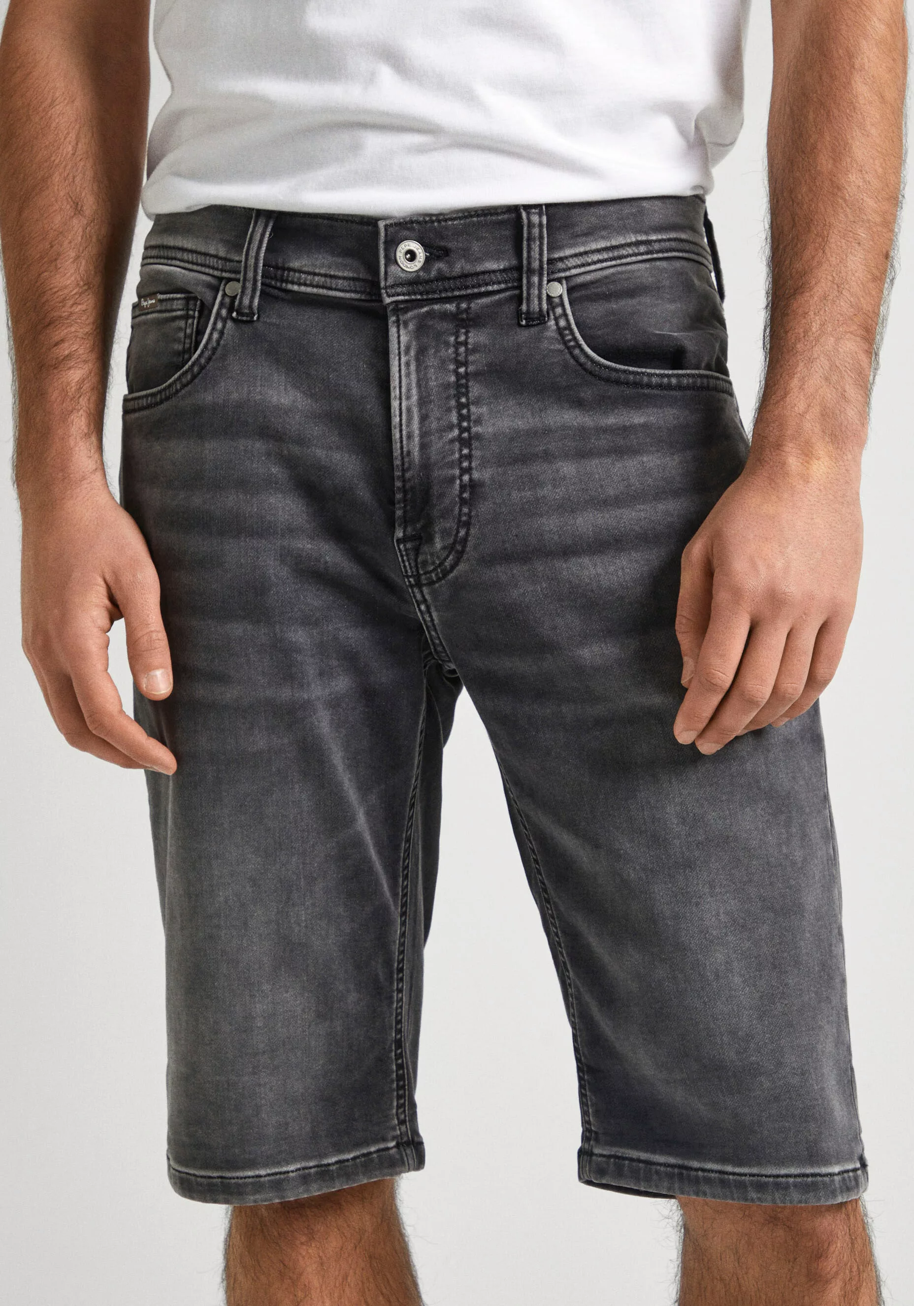 Pepe Jeans Shorts mit Markenlabel auf der Rückseite günstig online kaufen