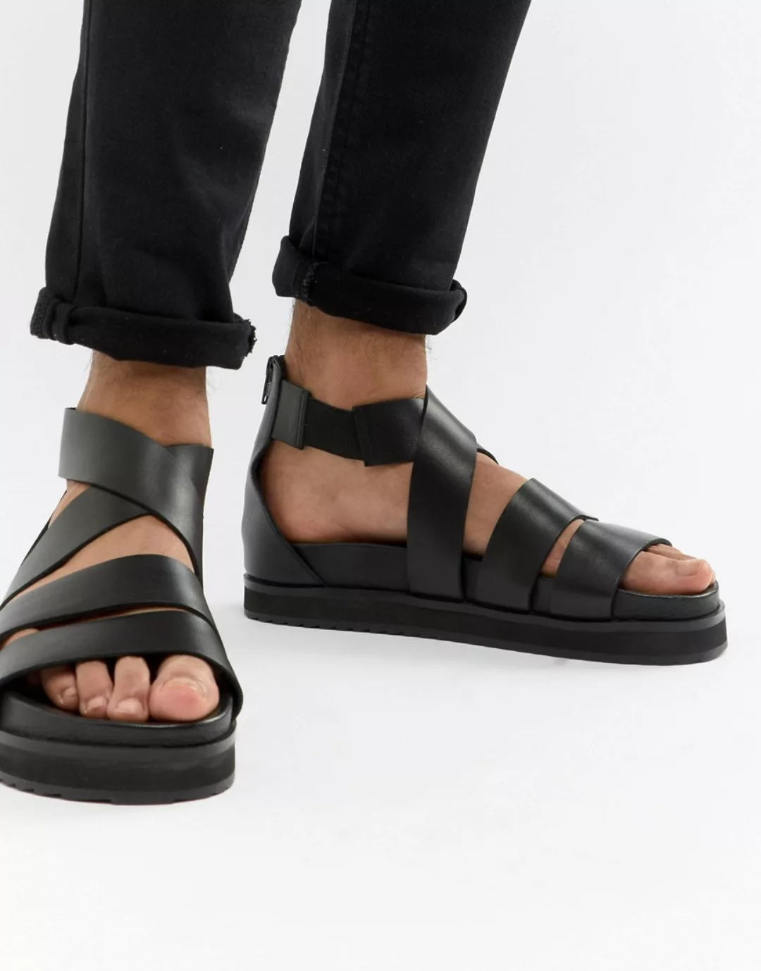 ASOS DESIGN – Römersandalen aus schwarzem Leder mit dicker Sohle günstig online kaufen