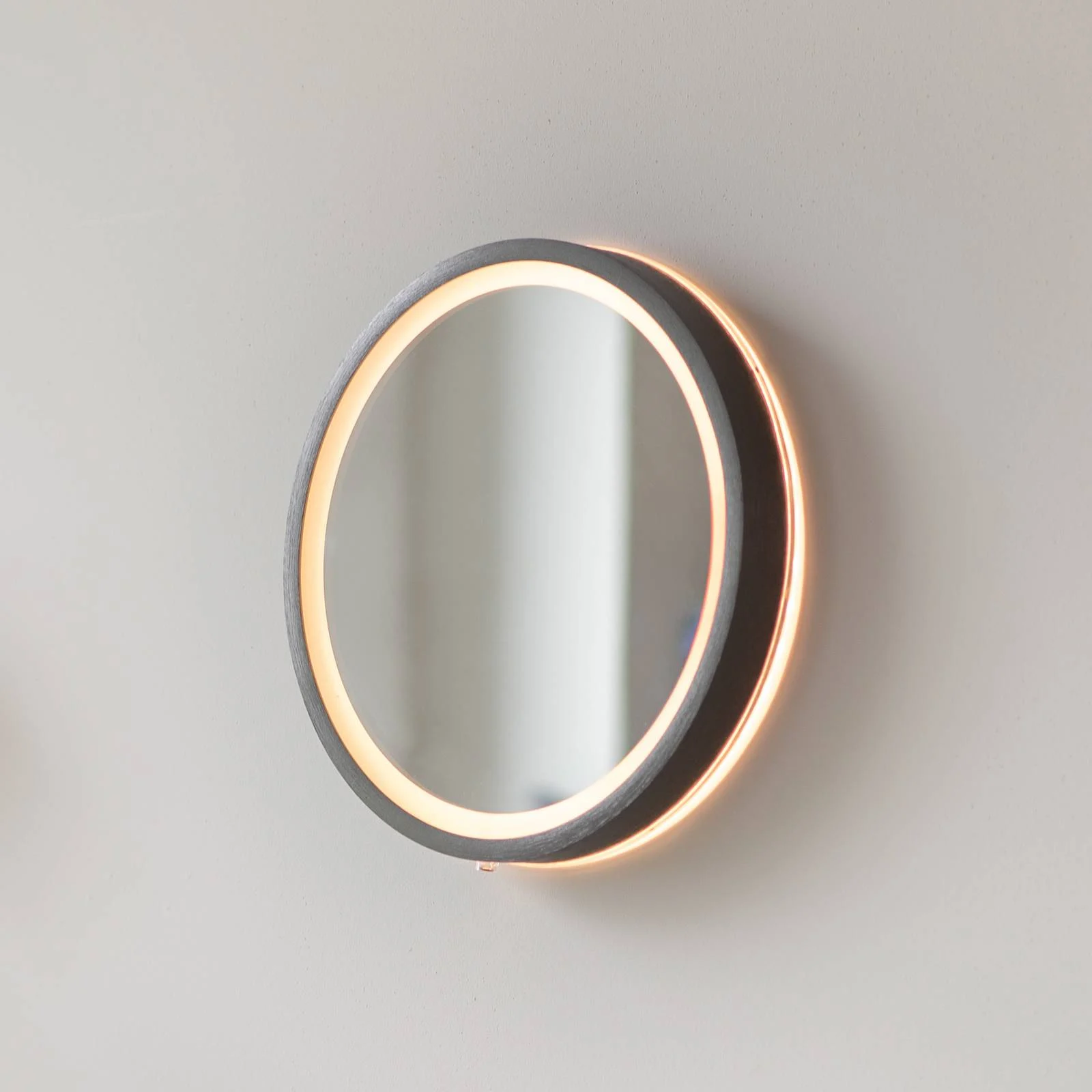 LED-Wandspiegel VIDRO, grau, Ø 26 cm, Powerbank, Schalter günstig online kaufen