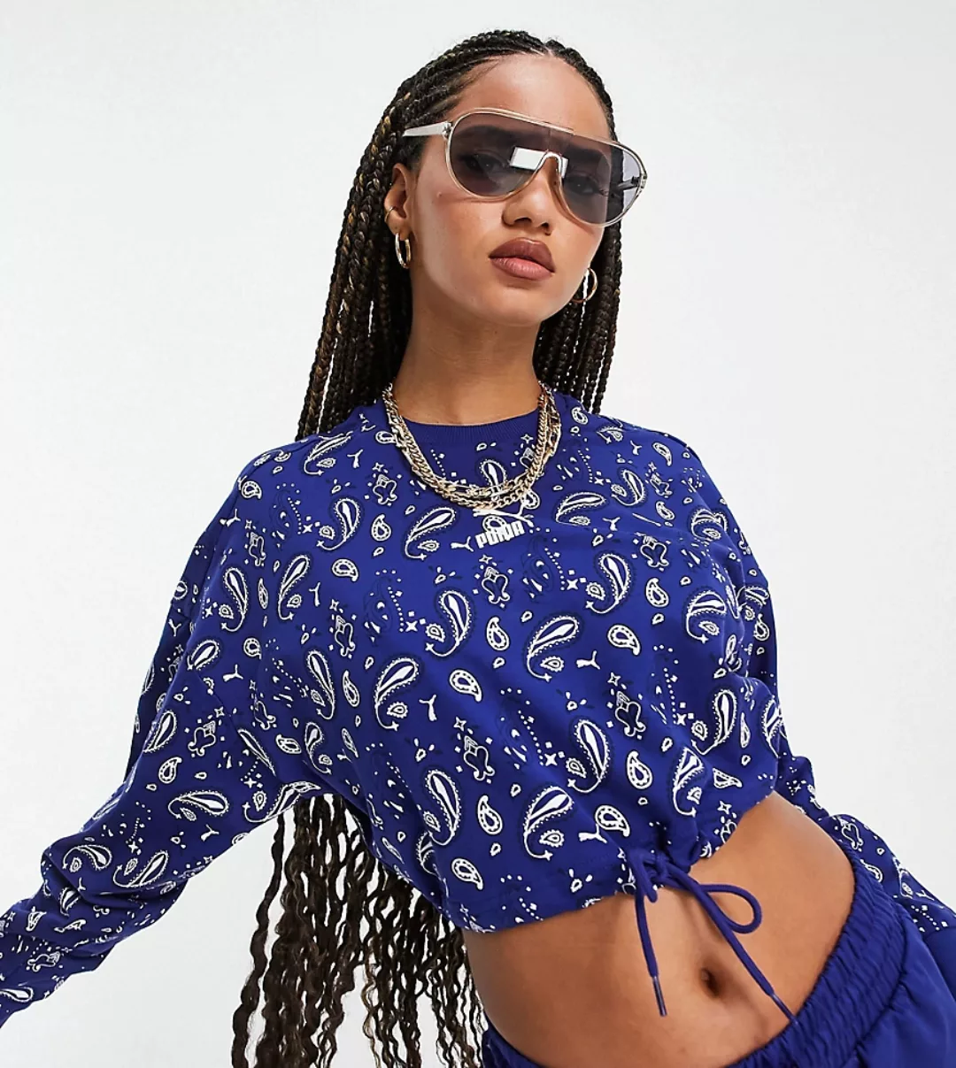 PUMA – Off Beat – Kurzes Sweatshirt mit Paisleymuster in Blau, exklusiv bei günstig online kaufen
