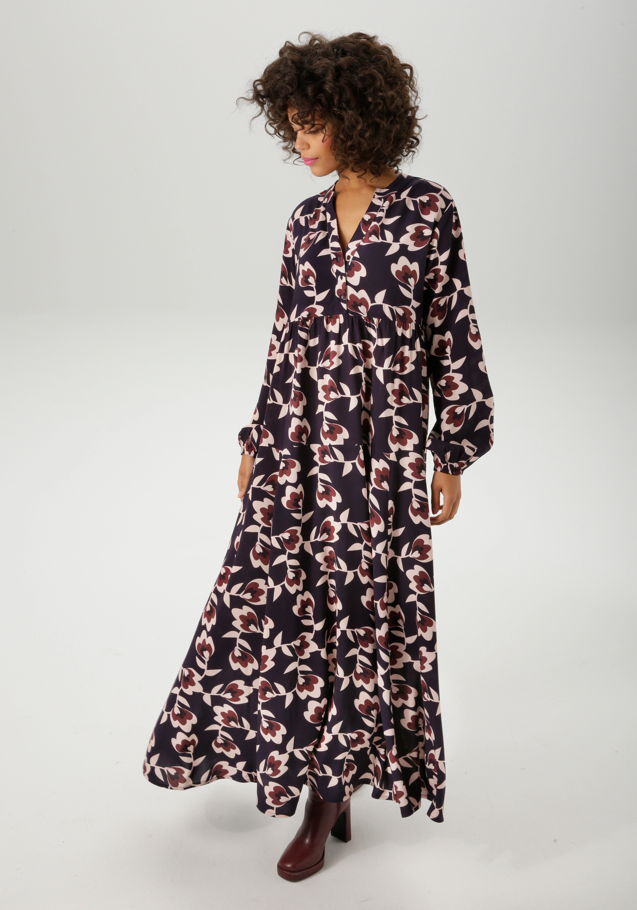 Aniston CASUAL Maxikleid, mit grafischen Blumen bedruckt- jedes Teil ein Un günstig online kaufen