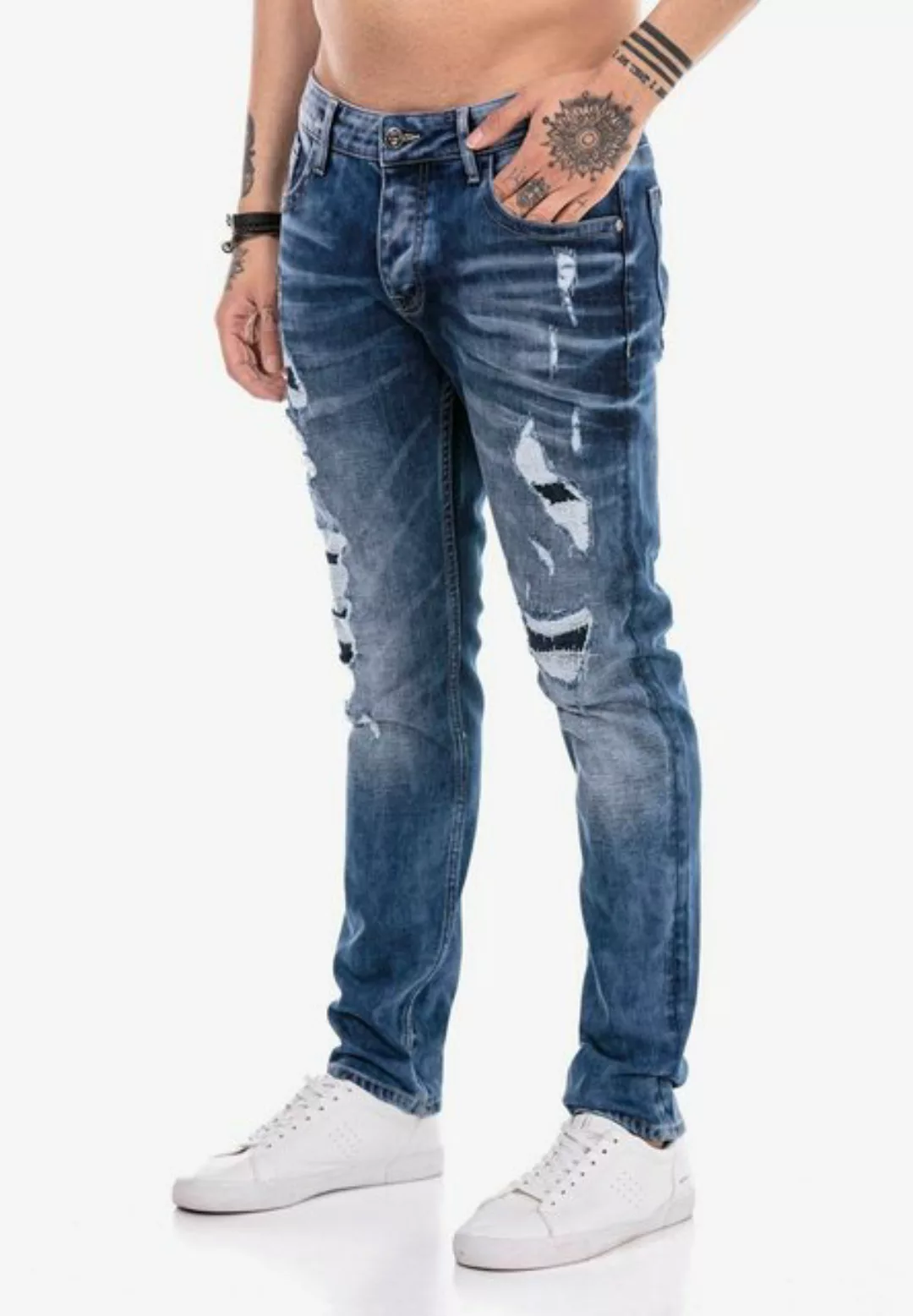 RedBridge Bequeme Jeans Farnborough mit coolen Destroyed-Elementen günstig online kaufen