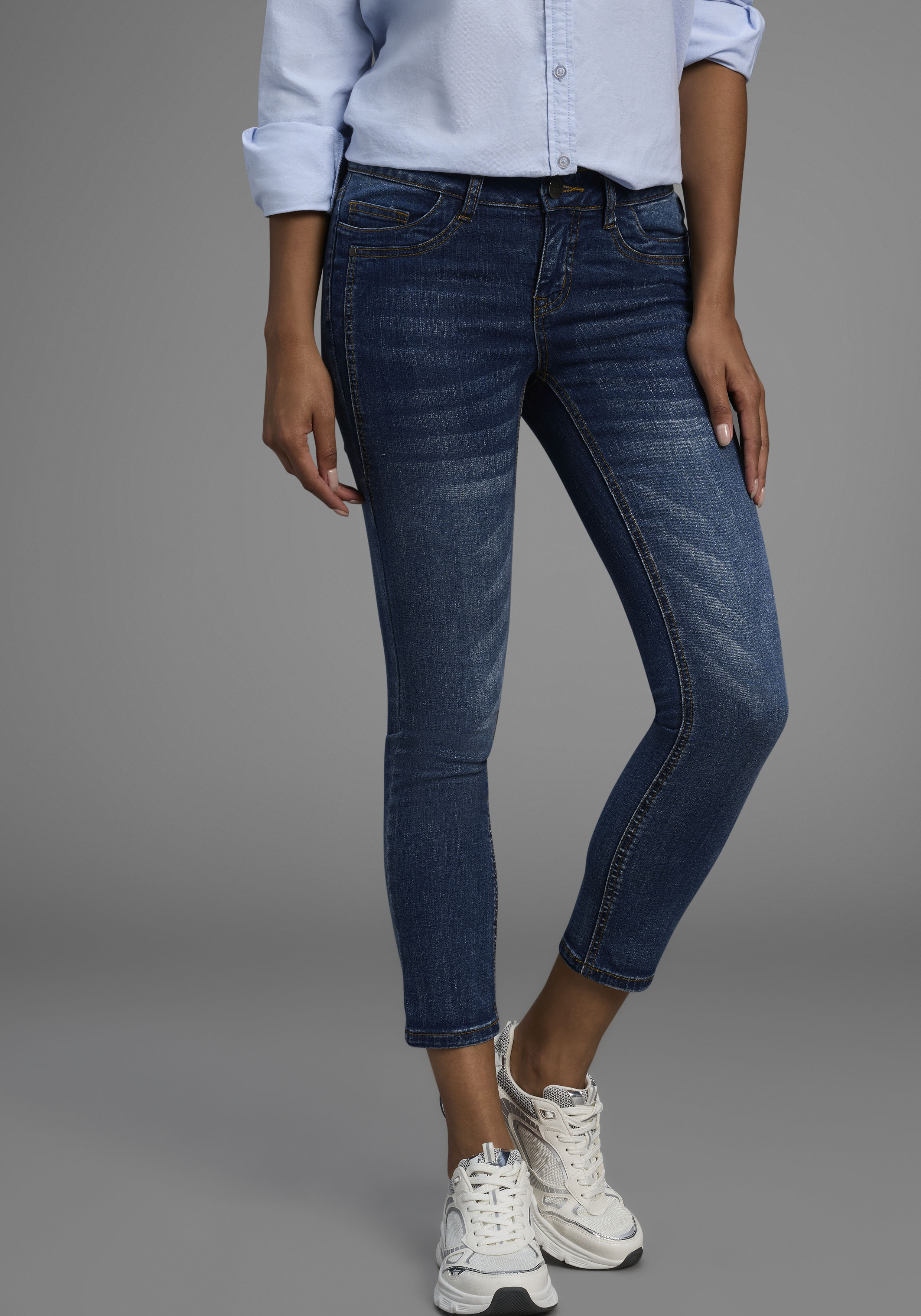Arizona 7/8-Jeans "mit Keileinsätzen", extra-enger Schnitt, Used-Look-Wasch günstig online kaufen