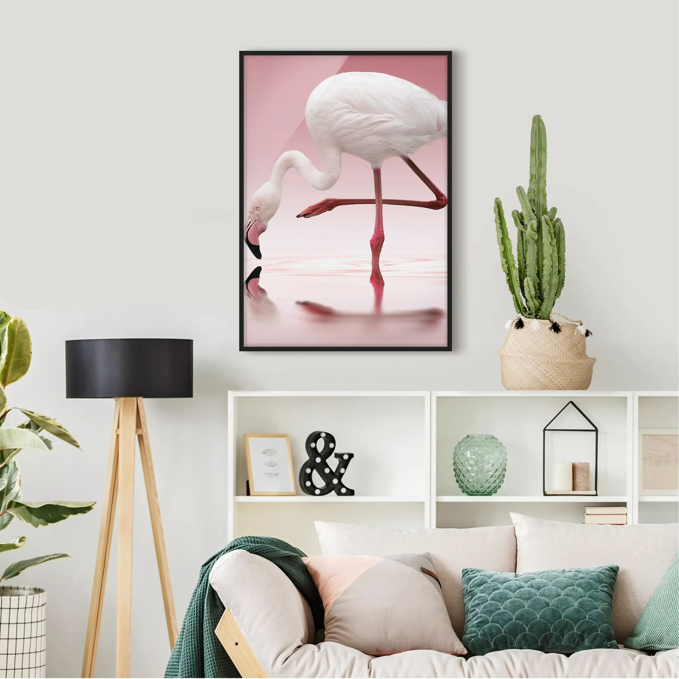 Bild mit Rahmen Tiere - Hochformat Flamingo Dance günstig online kaufen