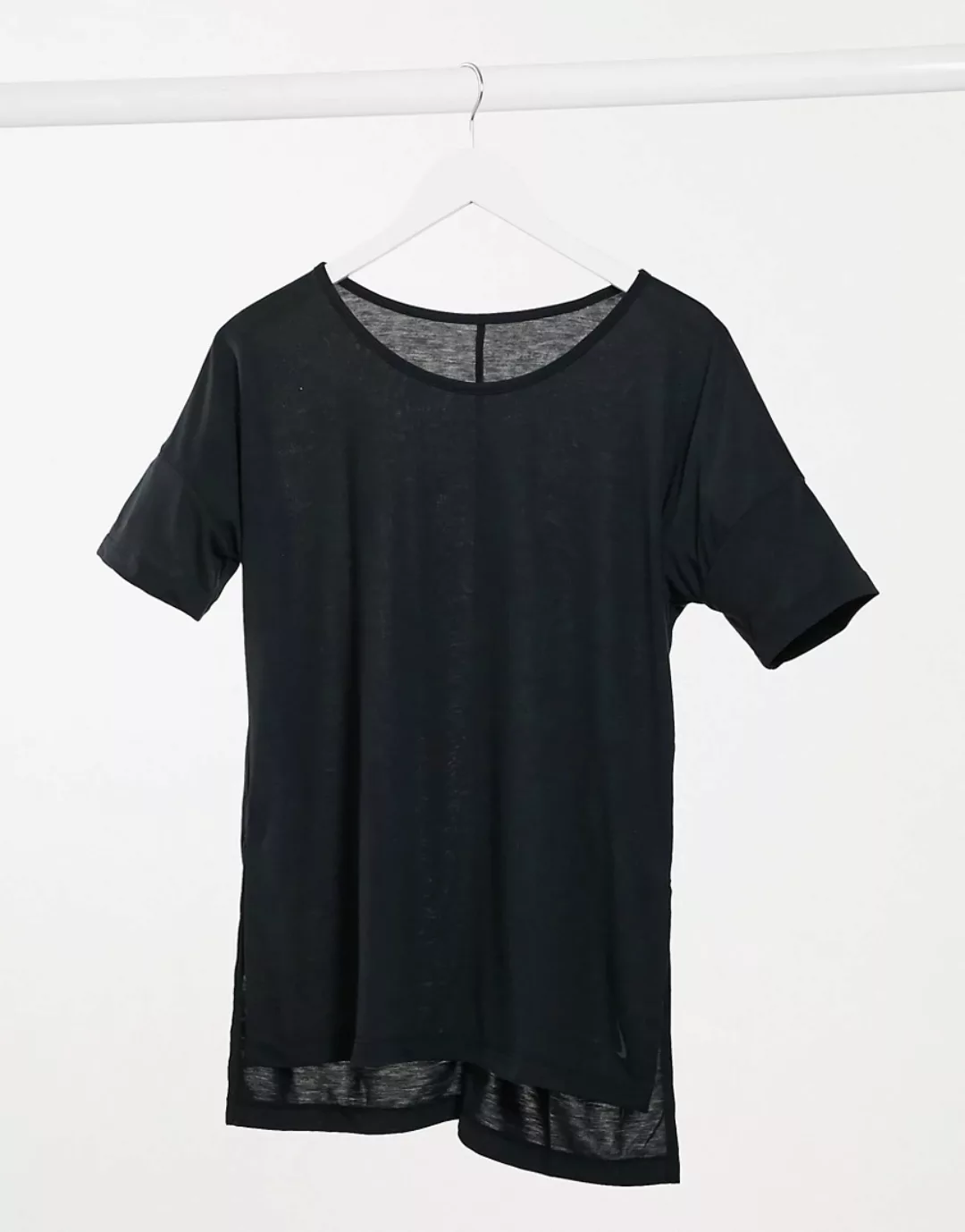 Nike – Yoga Dry – Schwarzes T-Shirt In Lagenoptik günstig online kaufen