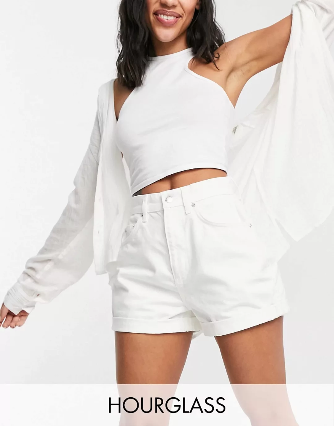 ASOS DESIGN Hourglass – Lässige Mom-Shorts aus Denim mit hohem Bund in Weiß günstig online kaufen