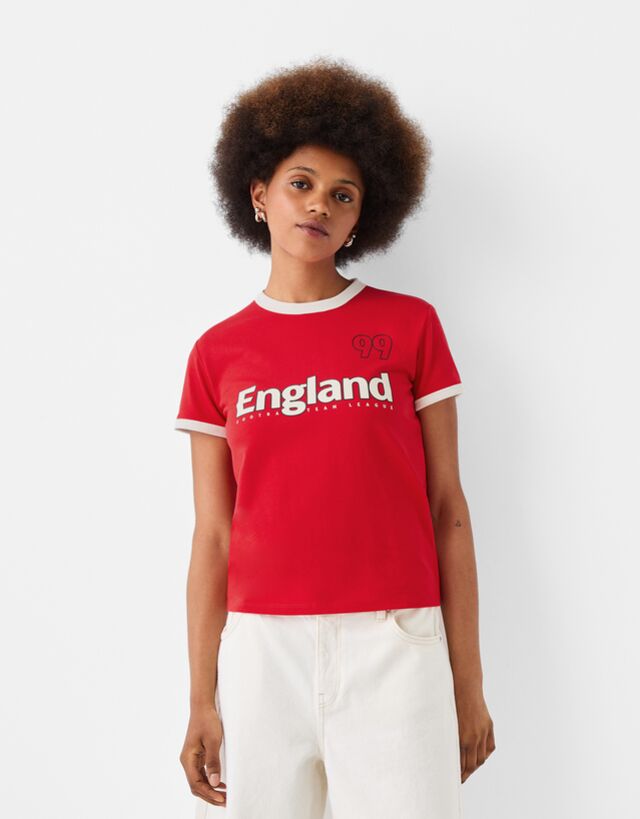 Bershka Sportliches Kurzarm-T-Shirt Mit Kontrasten Bskteen M Rot günstig online kaufen