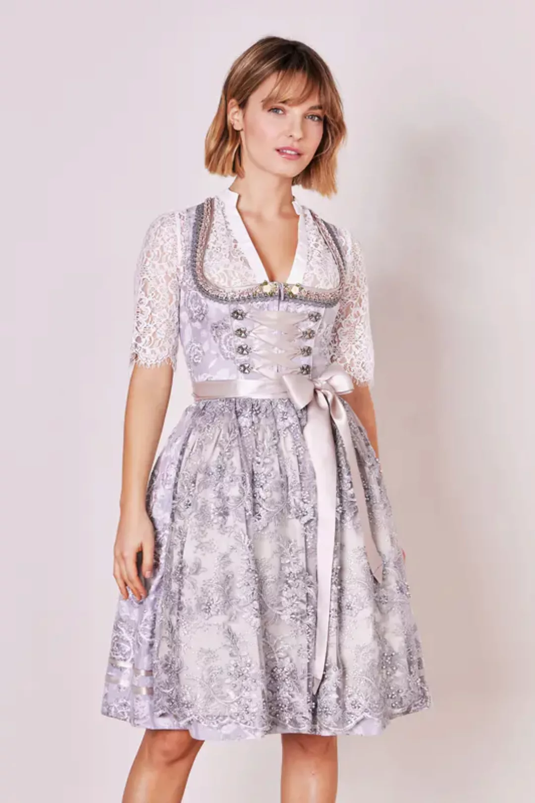 Krüger Madl Dirndl 'Lenore' mit Spitzenschürze 414866, Grau 60cm günstig online kaufen