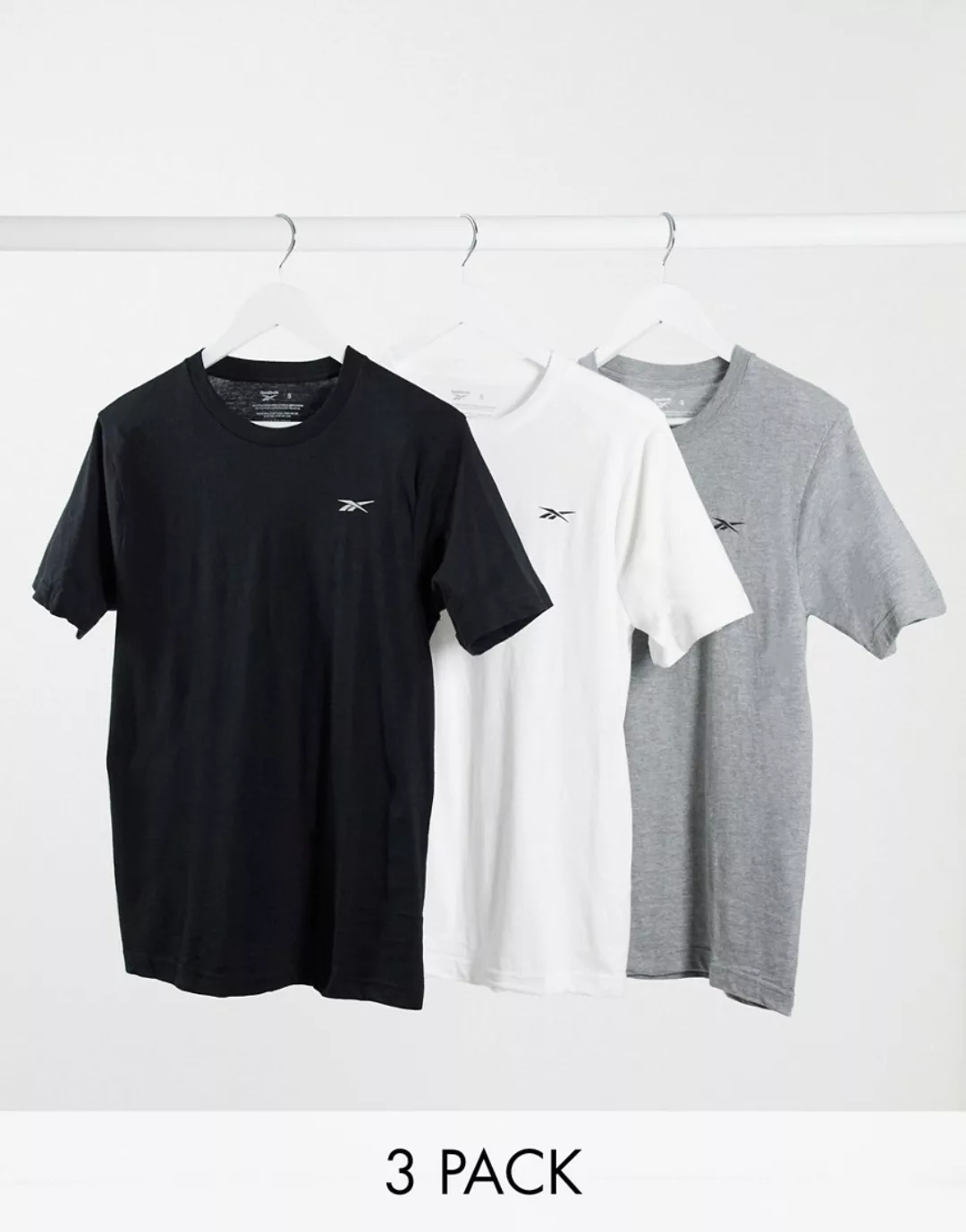 Reebok – T-Shirts in Schwarz, Weiß und Grau, 3er Pack-Mehrfarbig günstig online kaufen