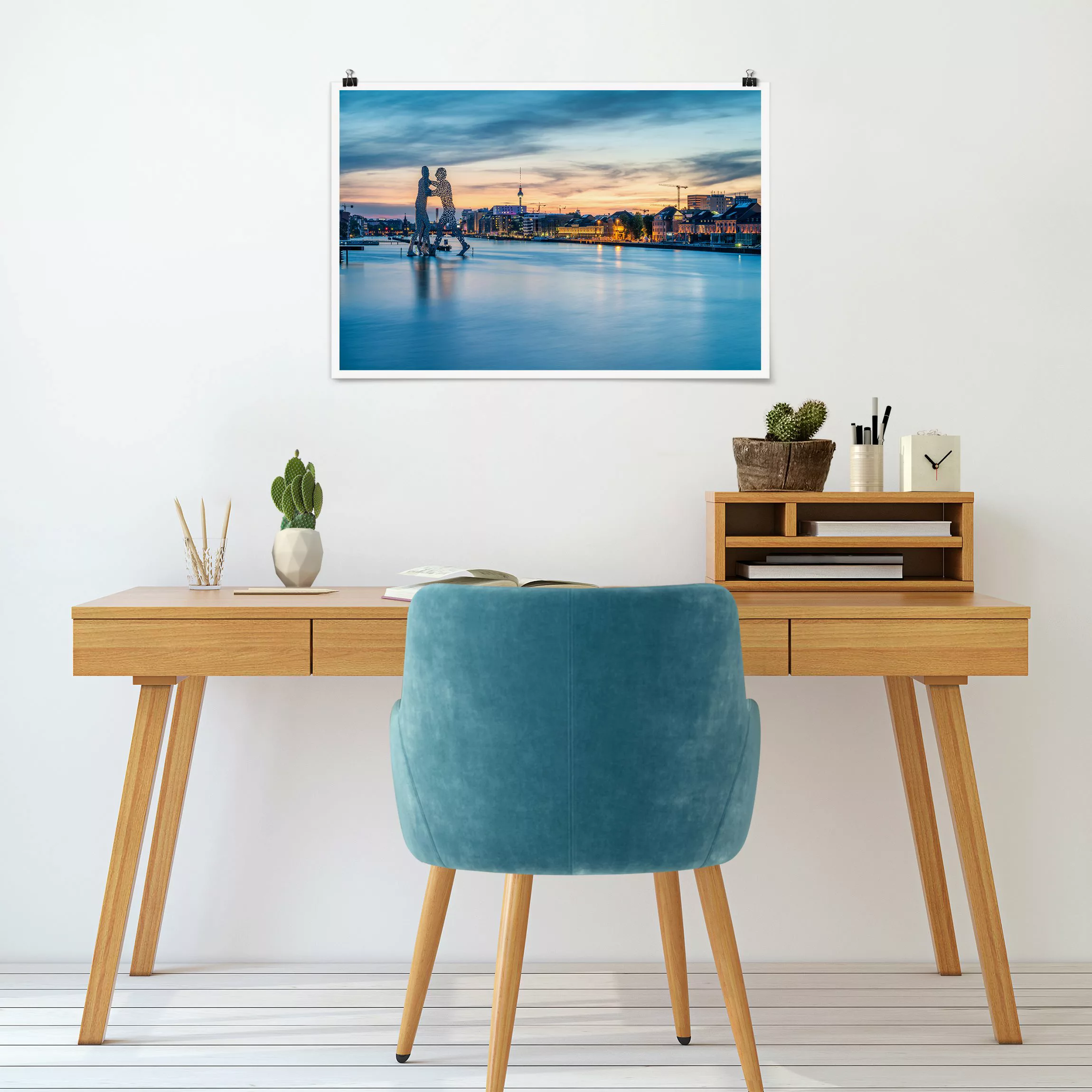 Poster Berlin Skyline mit Molecule Man günstig online kaufen