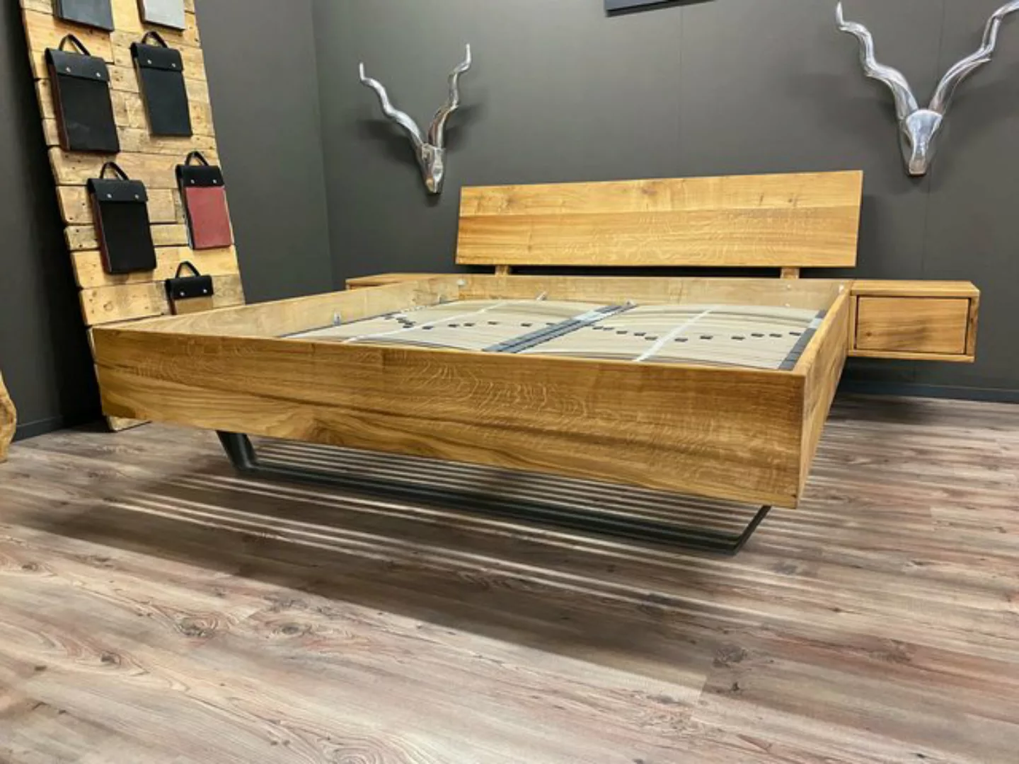 Möbel Specht Massivholzbett Odin (Eiche massiv, bis 300x220cm Liegefläche), günstig online kaufen