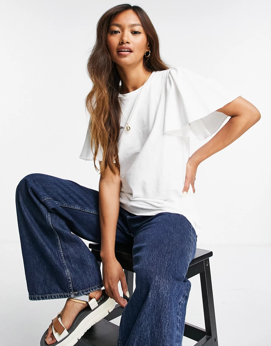 Vero Moda – Aware – T-Shirt aus Bio-Baumwolle in Weiß mit Flatterärmeln günstig online kaufen