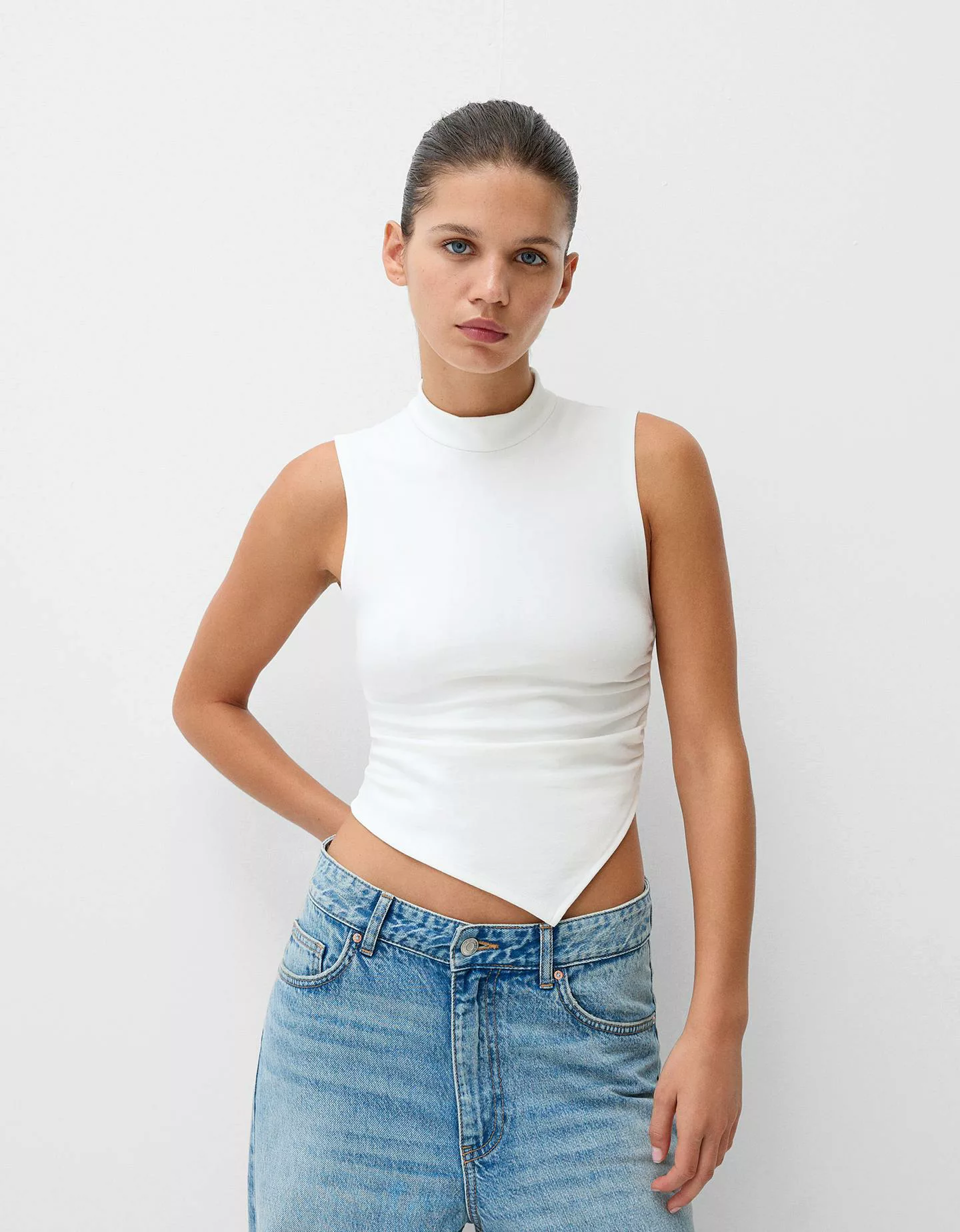 Bershka Asymmetrisches Top Mit Stehkragen Damen L Rohweiß günstig online kaufen