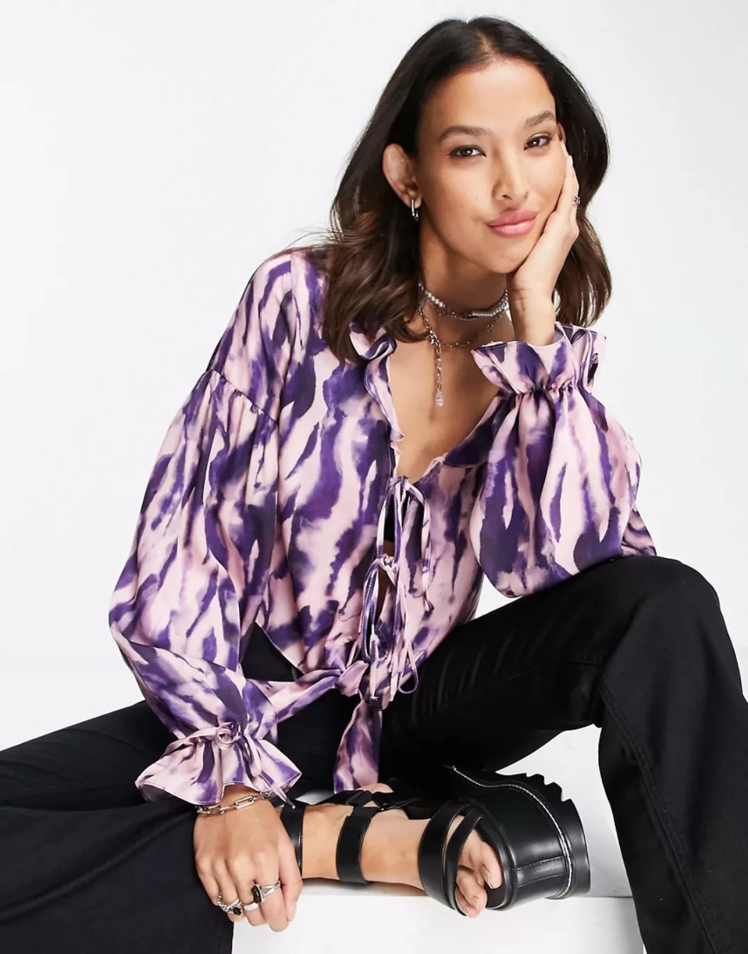 Topshop – Jacke in Lila mit Batikmuster und Rüschen-Violett günstig online kaufen