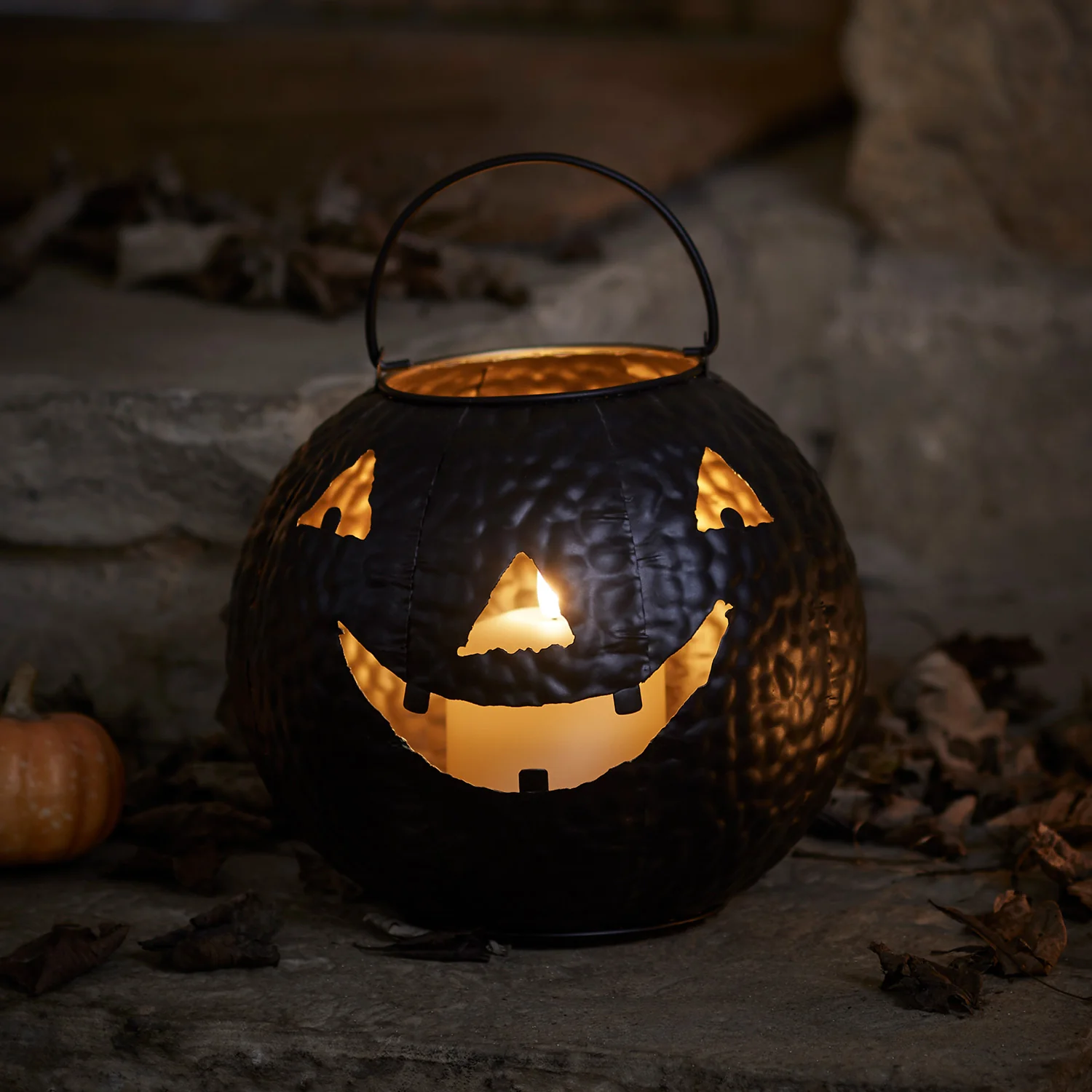 Halloween Kürbis LED Laterne schwarz mit TruGlow® Outdoor Kerze günstig online kaufen