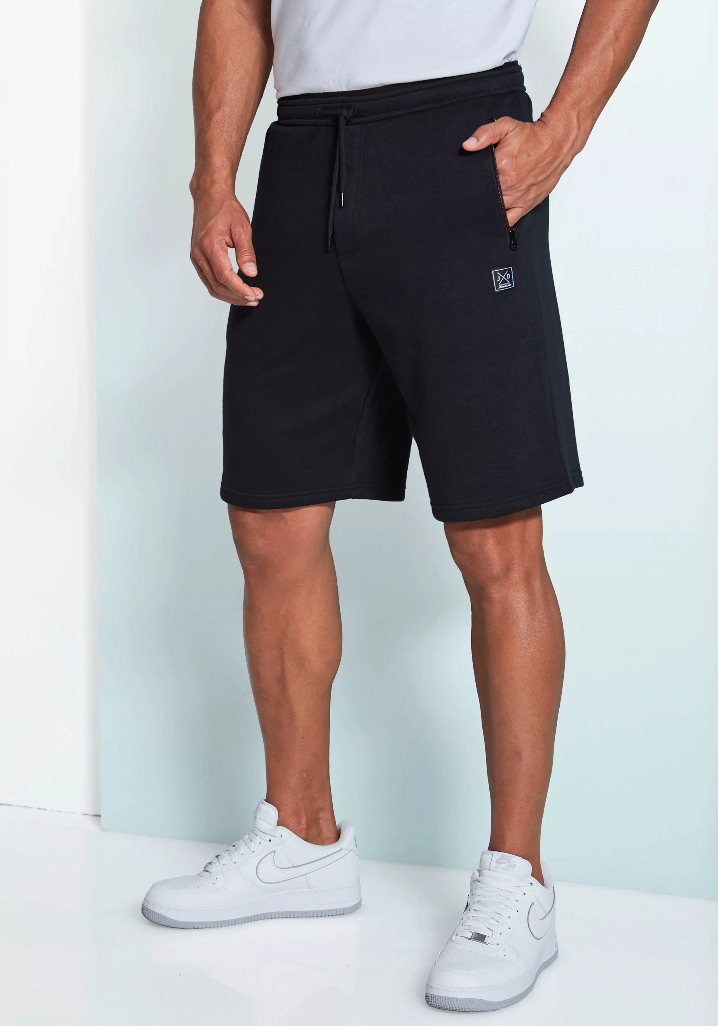 John Devin Sweatshorts, seitliche Taschen mit schwarzem Reißverschluss günstig online kaufen