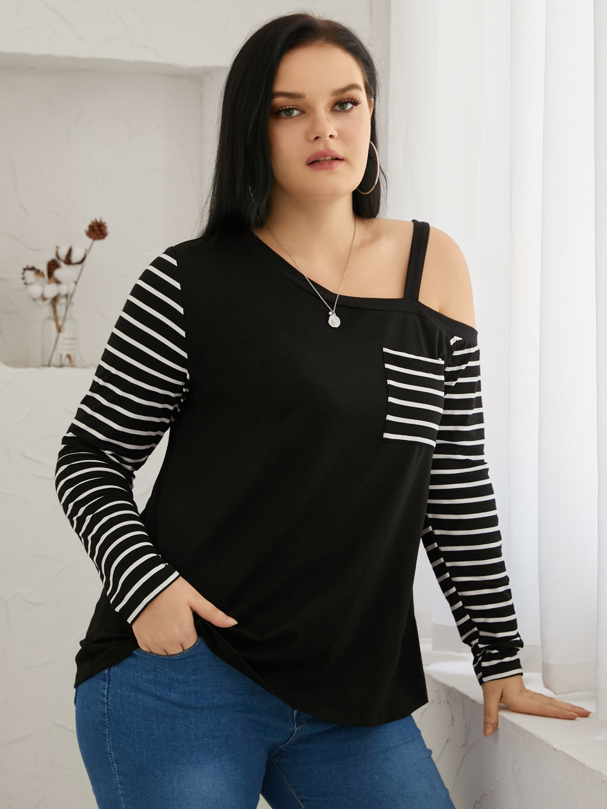 YOINS Plus Size Cold Shoulder Striped Patchwork T-Shirt günstig online kaufen