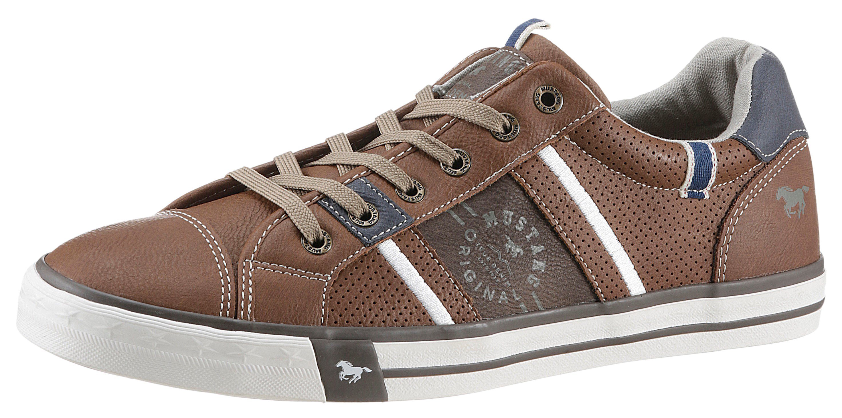 Mustang Shoes Sneaker mit kontrastreichen Details, günstig online kaufen