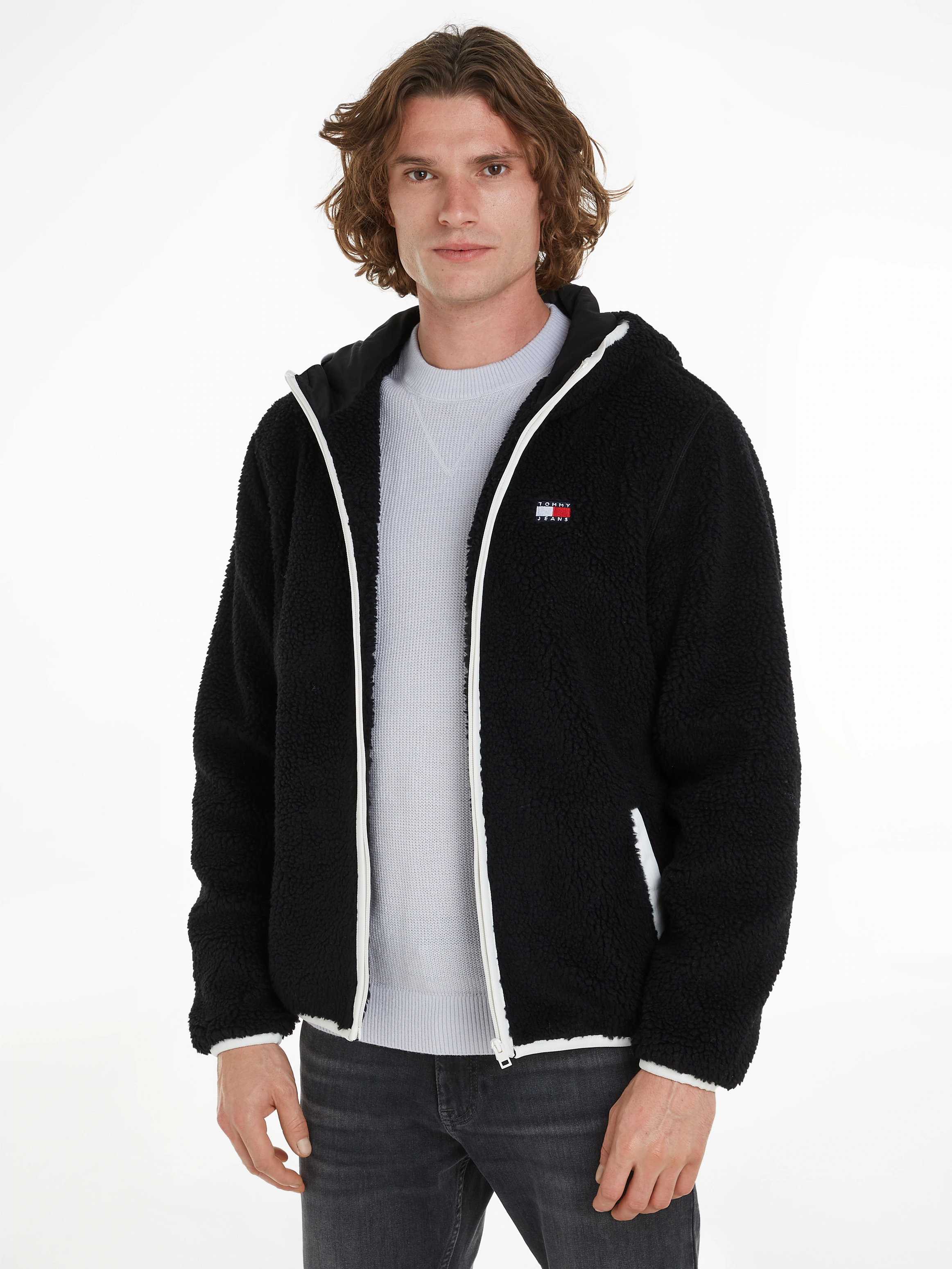 Tommy Jeans Plüschjacke "TJM REG BADGE TEDDY ZIP TRU EXT", mit Kapuze, mit günstig online kaufen