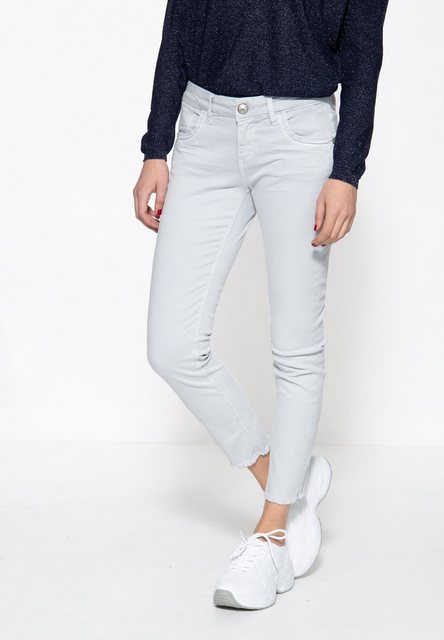 ATT Jeans 5-Pocket-Jeans Leoni mit offenen Saumkanten und leichter Waschung günstig online kaufen