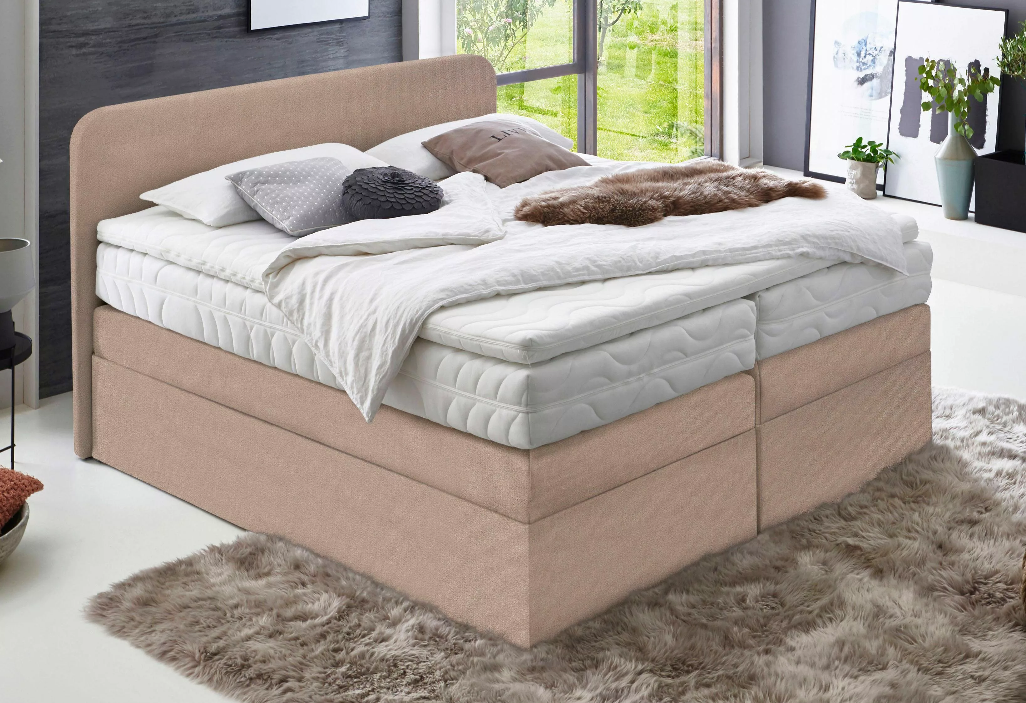 Westfalia Schlafkomfort Boxspringbett, mit Zierkissen und verchromten Kufen günstig online kaufen
