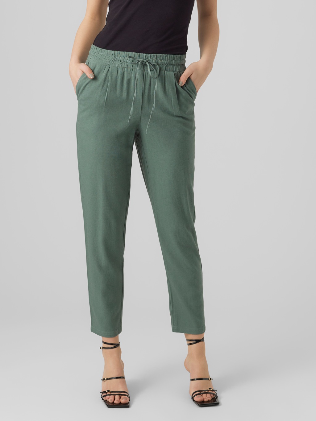 Vero Moda Schlupfhose "VMJESMILO MW ANKLE PANTS WVN NOOS", mit elastischem günstig online kaufen