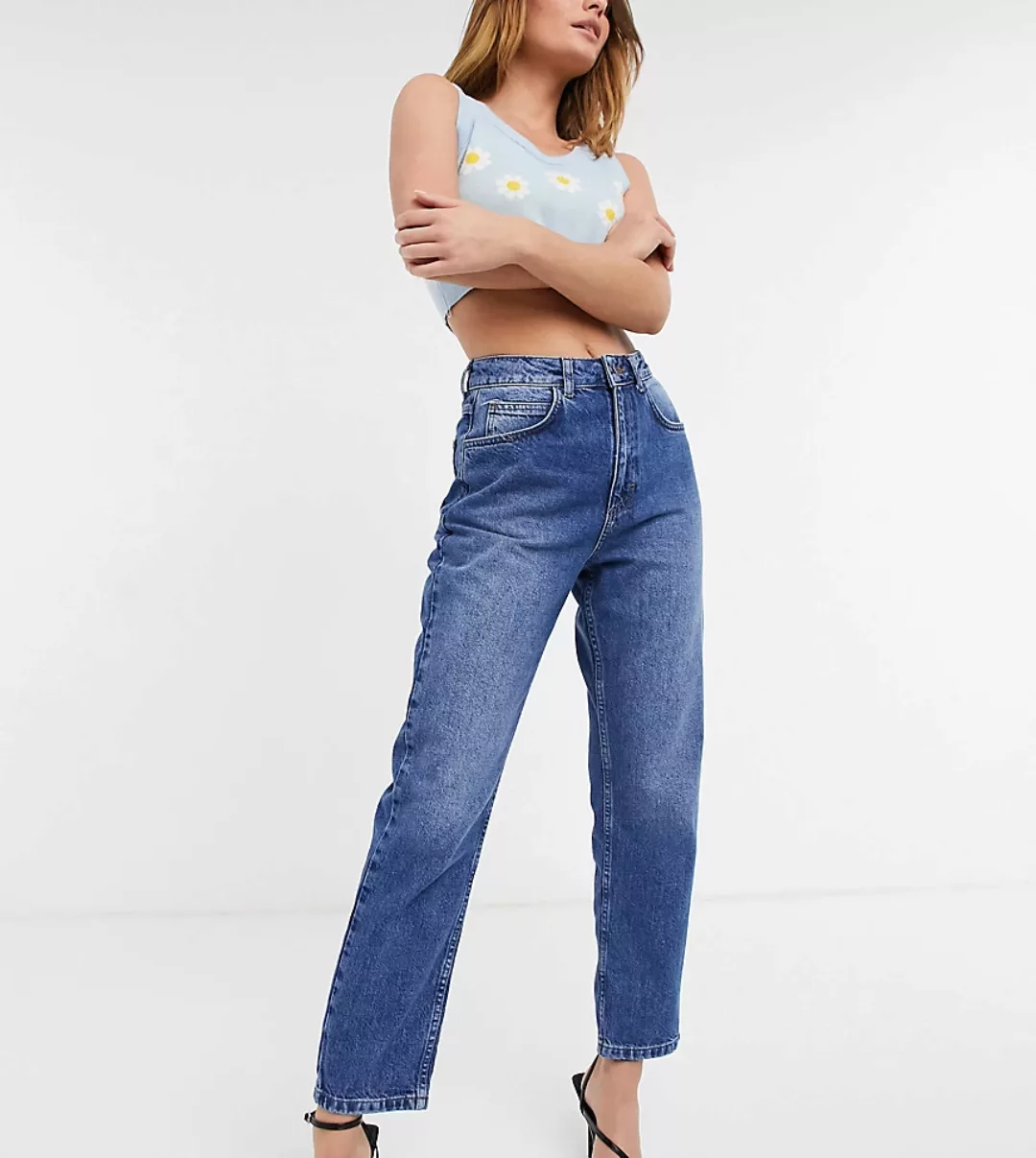 Reclaimed Vintage – Inspired – Legere Mom-Jeans in verwaschenem Mittelblau günstig online kaufen