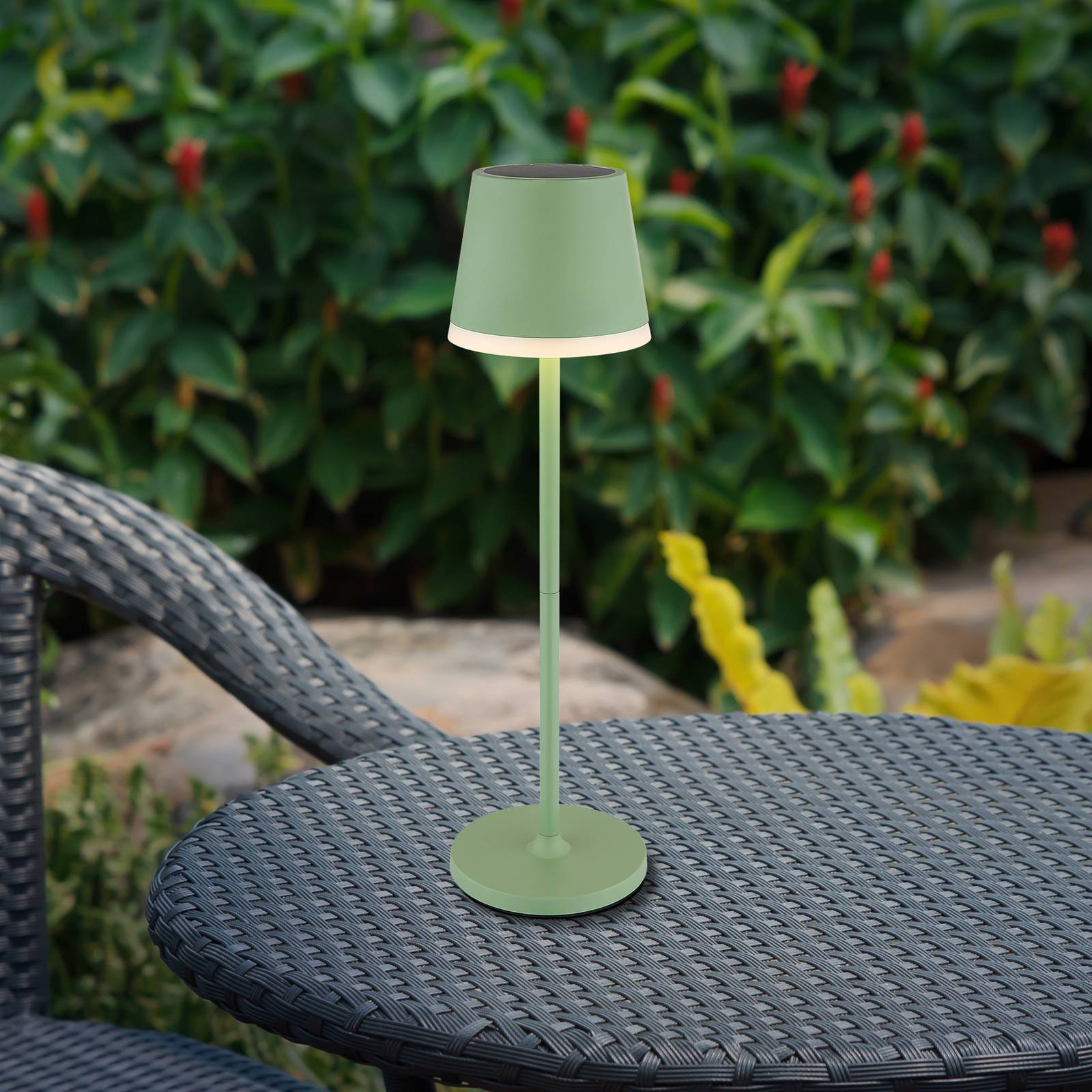 LED-Solarleuchte Metall, hellgrün, Höhe 41 cm, IP44 günstig online kaufen