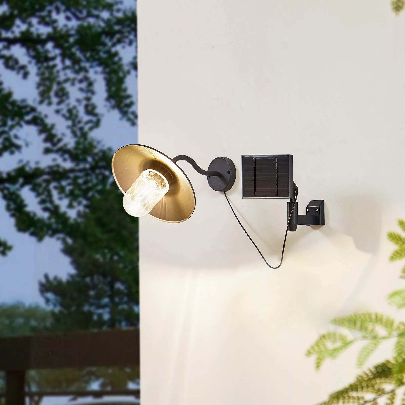 Lindby LED-Solarwandleuchte Virane, schwarz, Aluminium günstig online kaufen