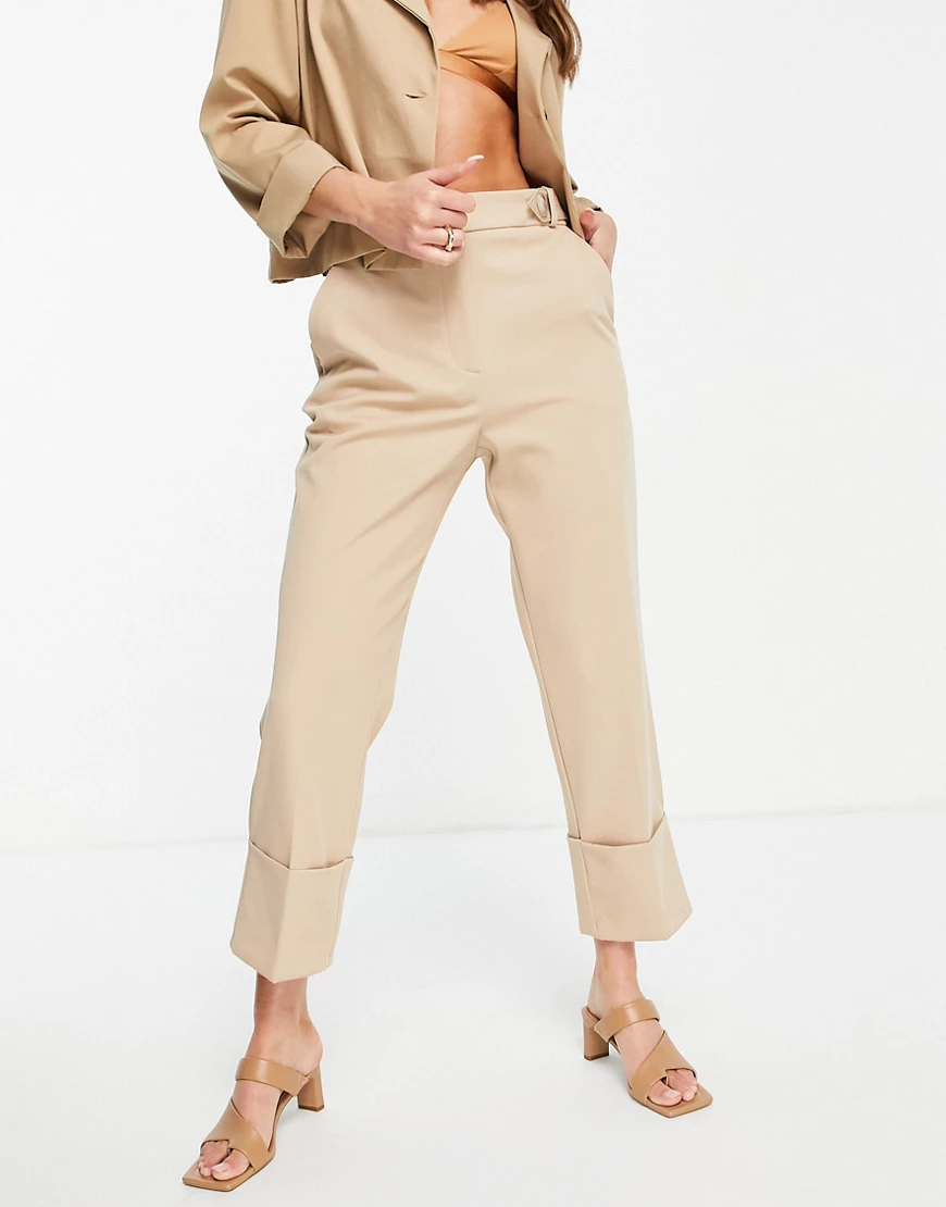 River Island – Hose mit breiten Hosenaufschlägen in Beige-Weiß günstig online kaufen