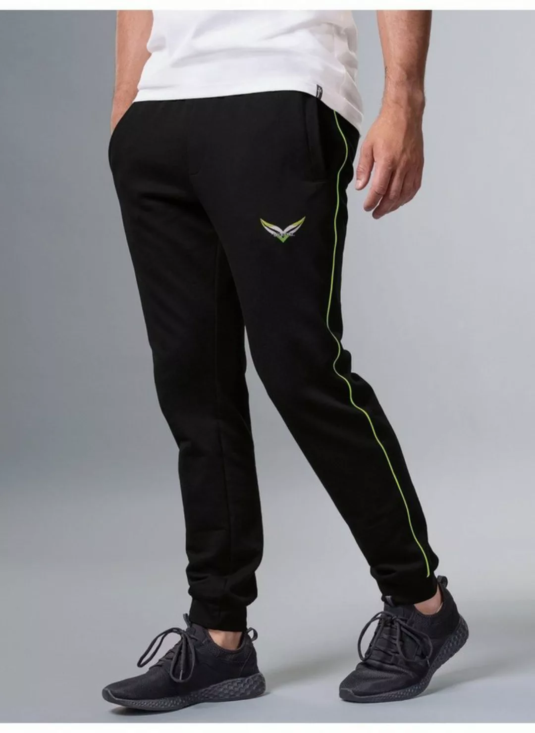 Trigema Jerseyhose "TRIGEMA Jogginghose mit kontrastfarbigen Streifen", (1 günstig online kaufen