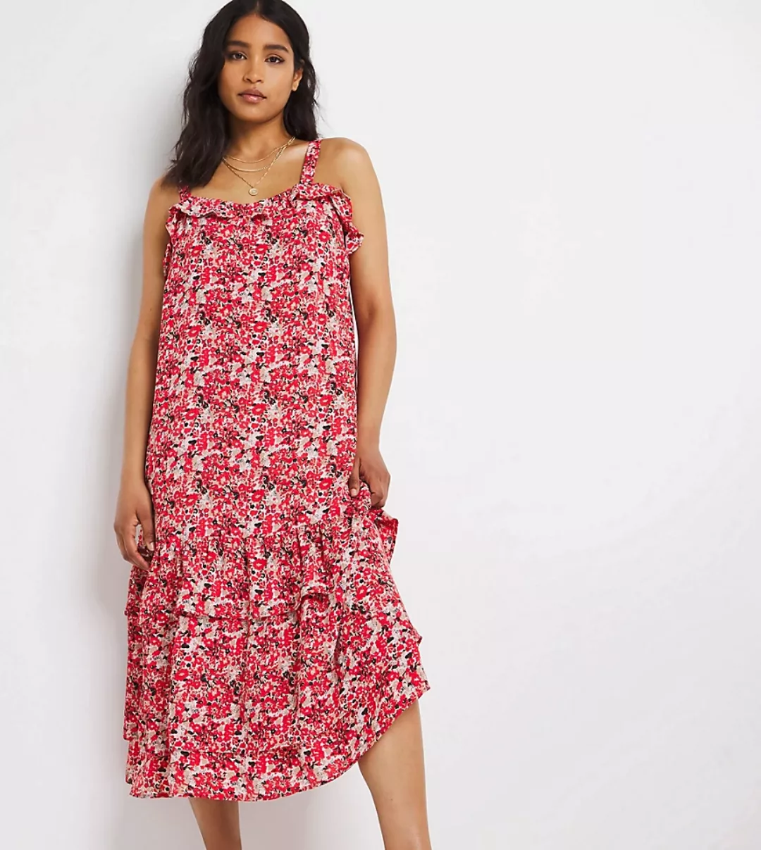 Simply Be – Gestuftes Sommerkleid mit Blümchenmuster in Rot-Mehrfarbig günstig online kaufen