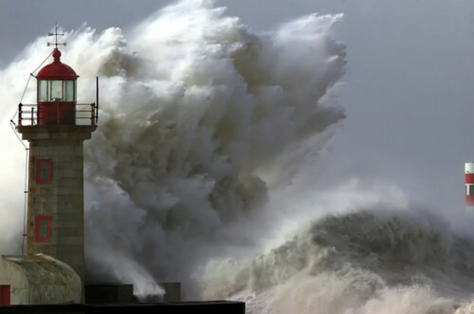 Papermoon Fototapete »Lighthouse in Storm« günstig online kaufen