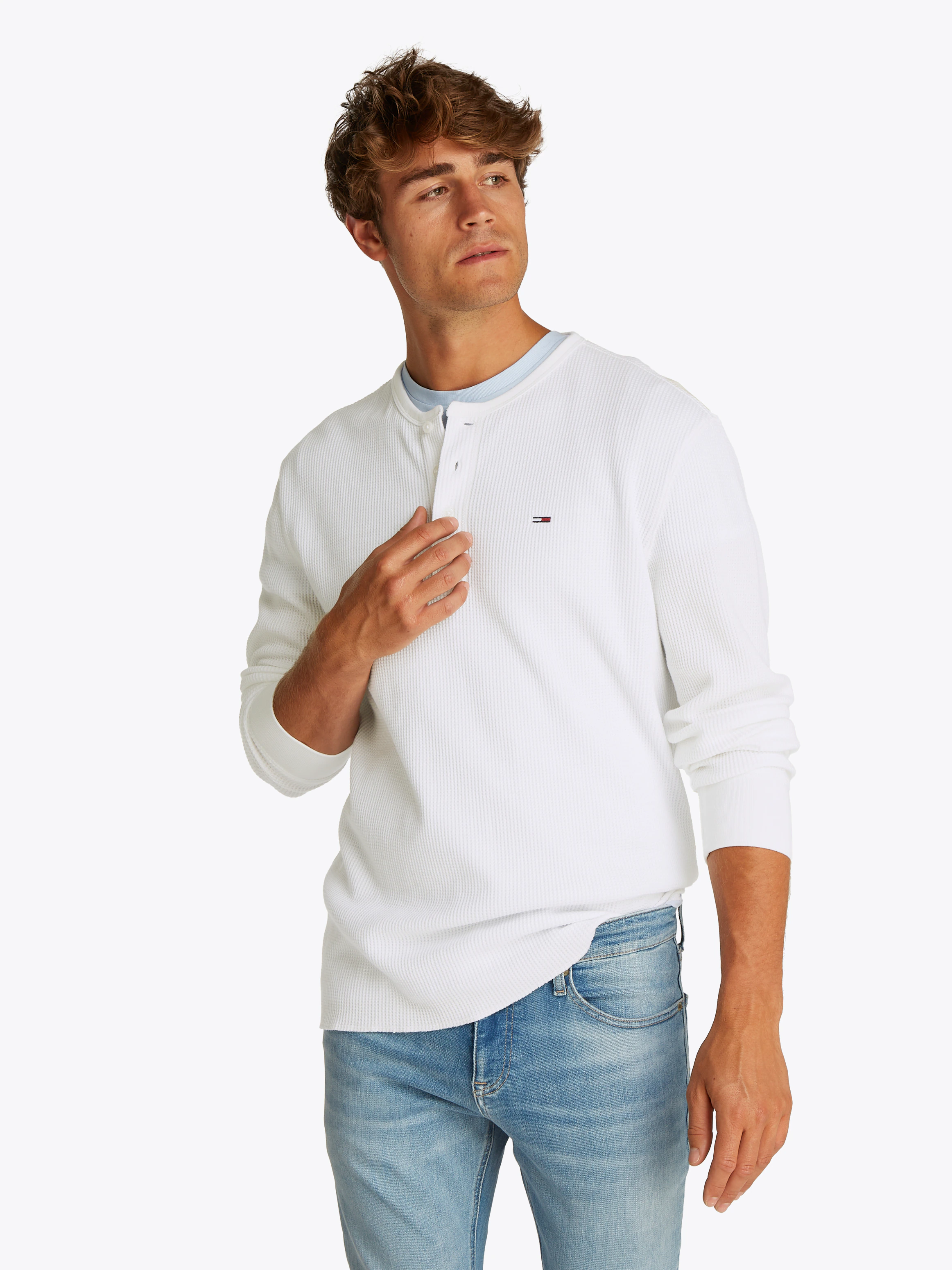 Tommy Jeans Henleyshirt TJM REG WAFFLE HENLEY LS TEE mit leichter Struktur günstig online kaufen