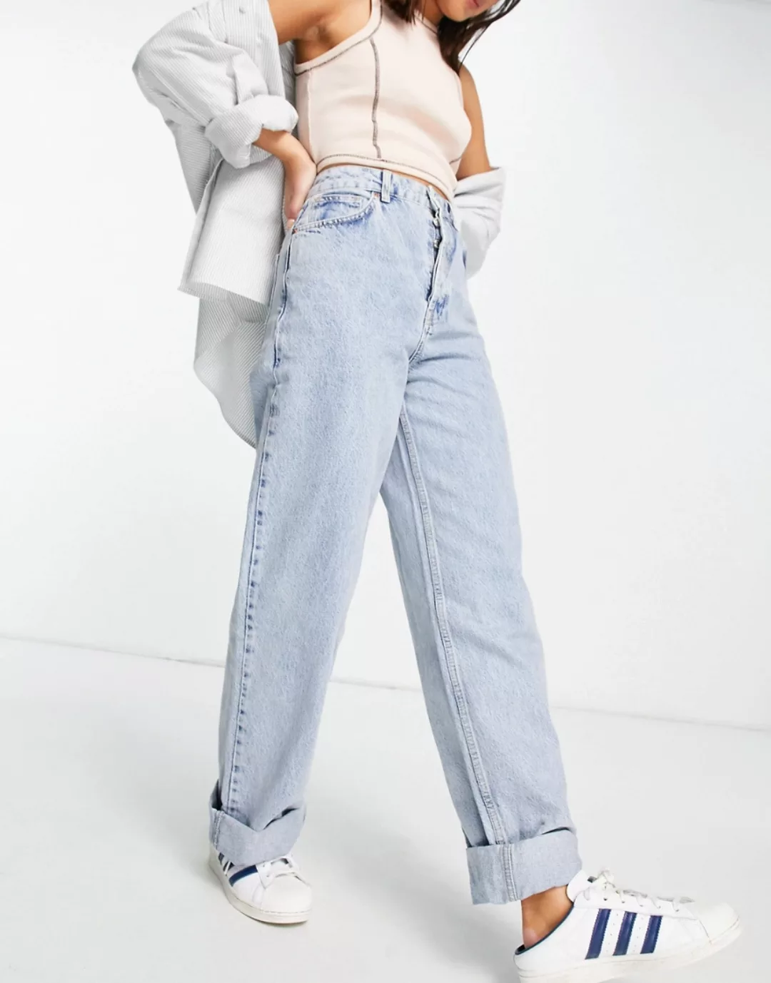 Topshop – Mom-Jeans in Oversize-Passform in ausgeblichener Waschung-Blau günstig online kaufen