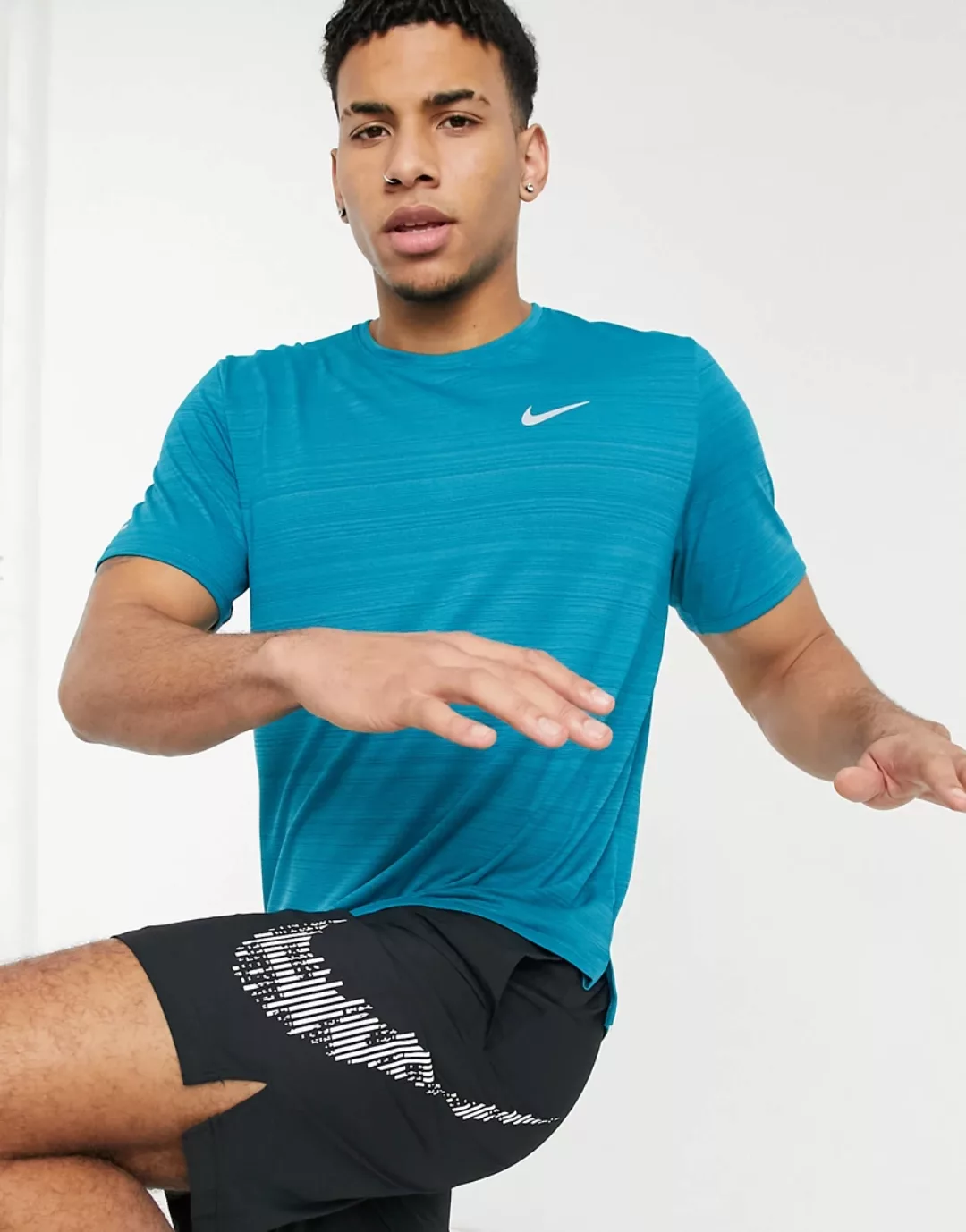 Nike Running – Miler – T-Shirt in Blaugrün günstig online kaufen