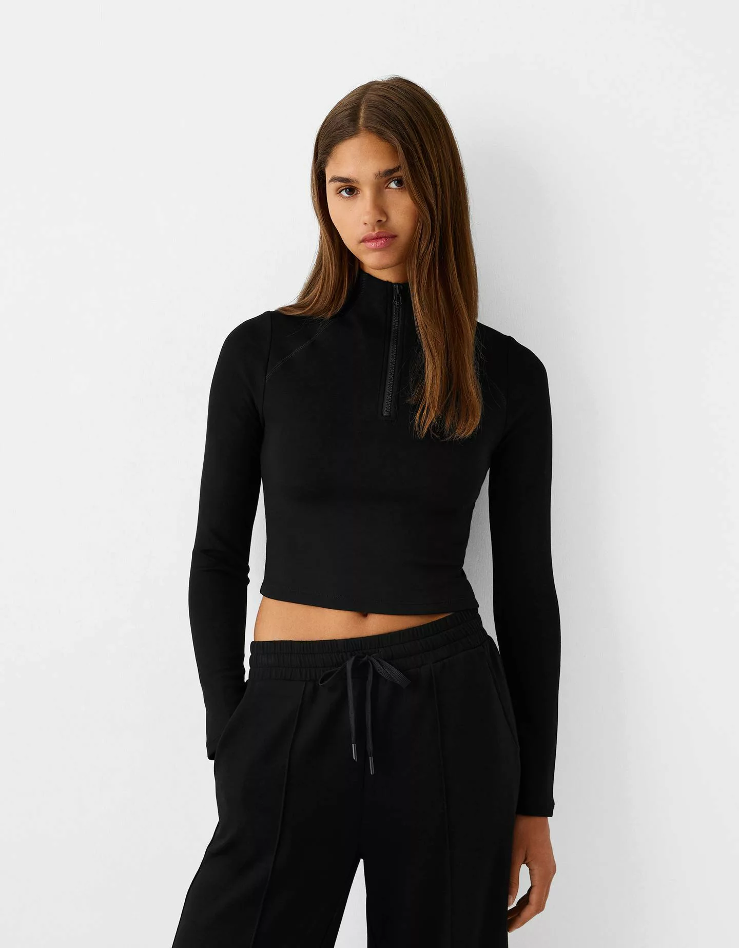 Bershka Soft Touch-Pullover Mit Reißverschluss Damen M Schwarz günstig online kaufen