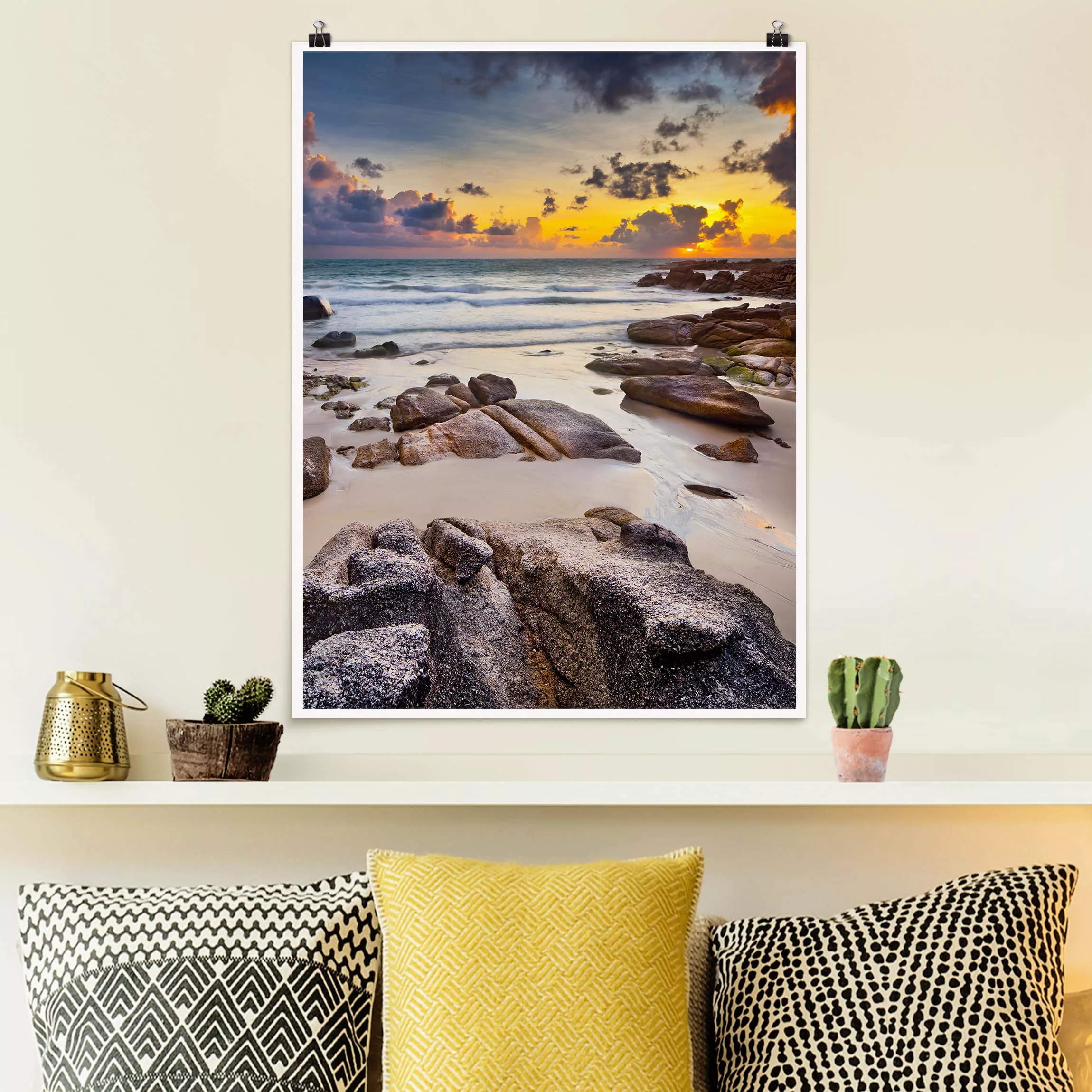 Poster Strand - Hochformat Strand Sonnenaufgang in Thailand günstig online kaufen