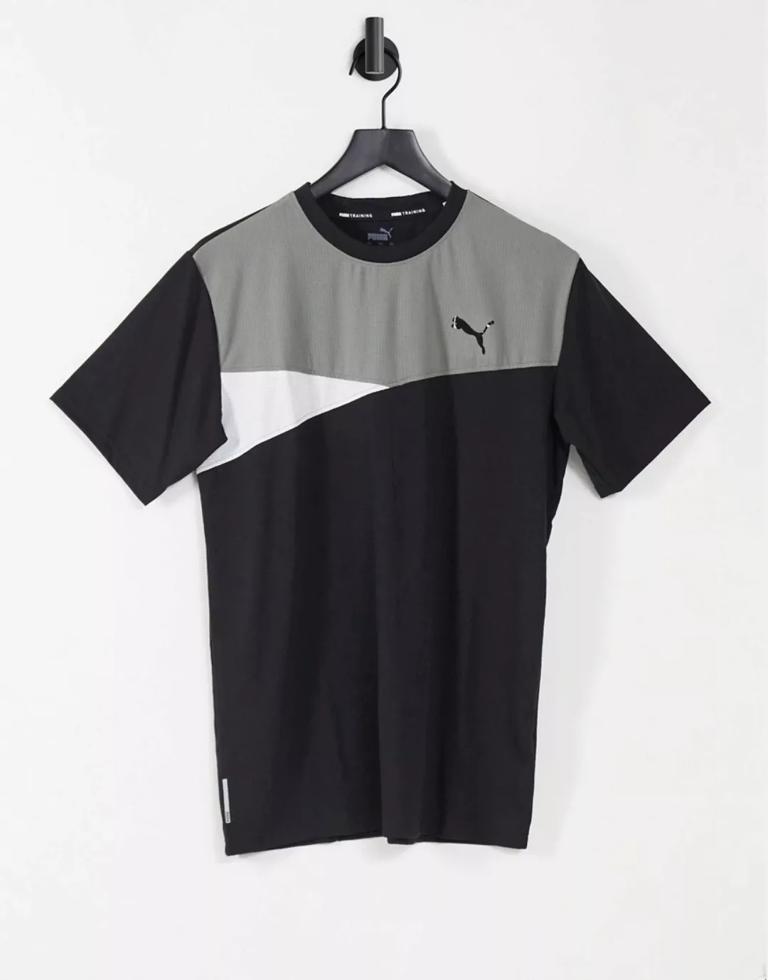 PUMA – Train – Kurzärmliges T-Shirt in Schwarz mit Farbblockdesign günstig online kaufen