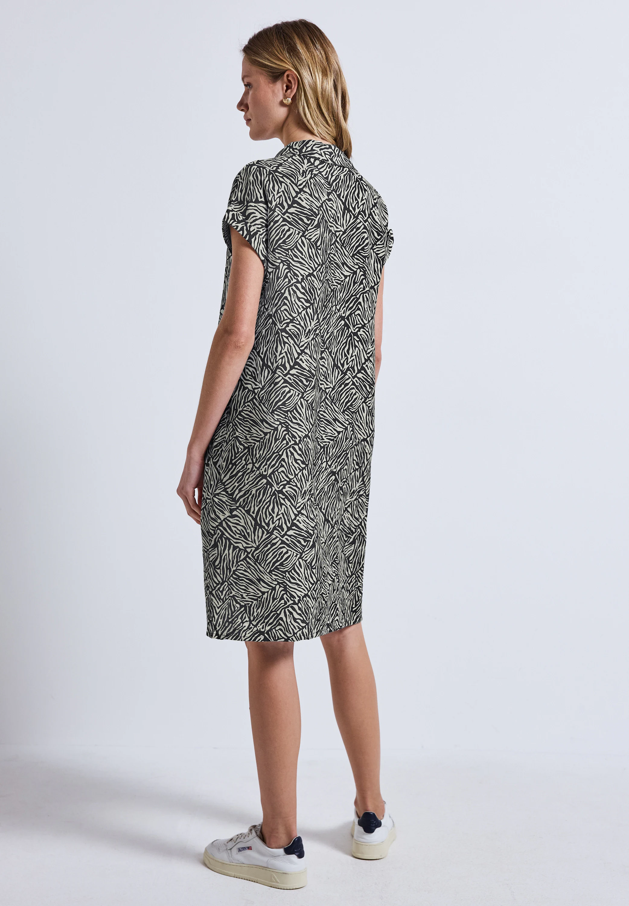 STREET ONE Shirtkleid, mit seitlichen Einschubtaschen günstig online kaufen