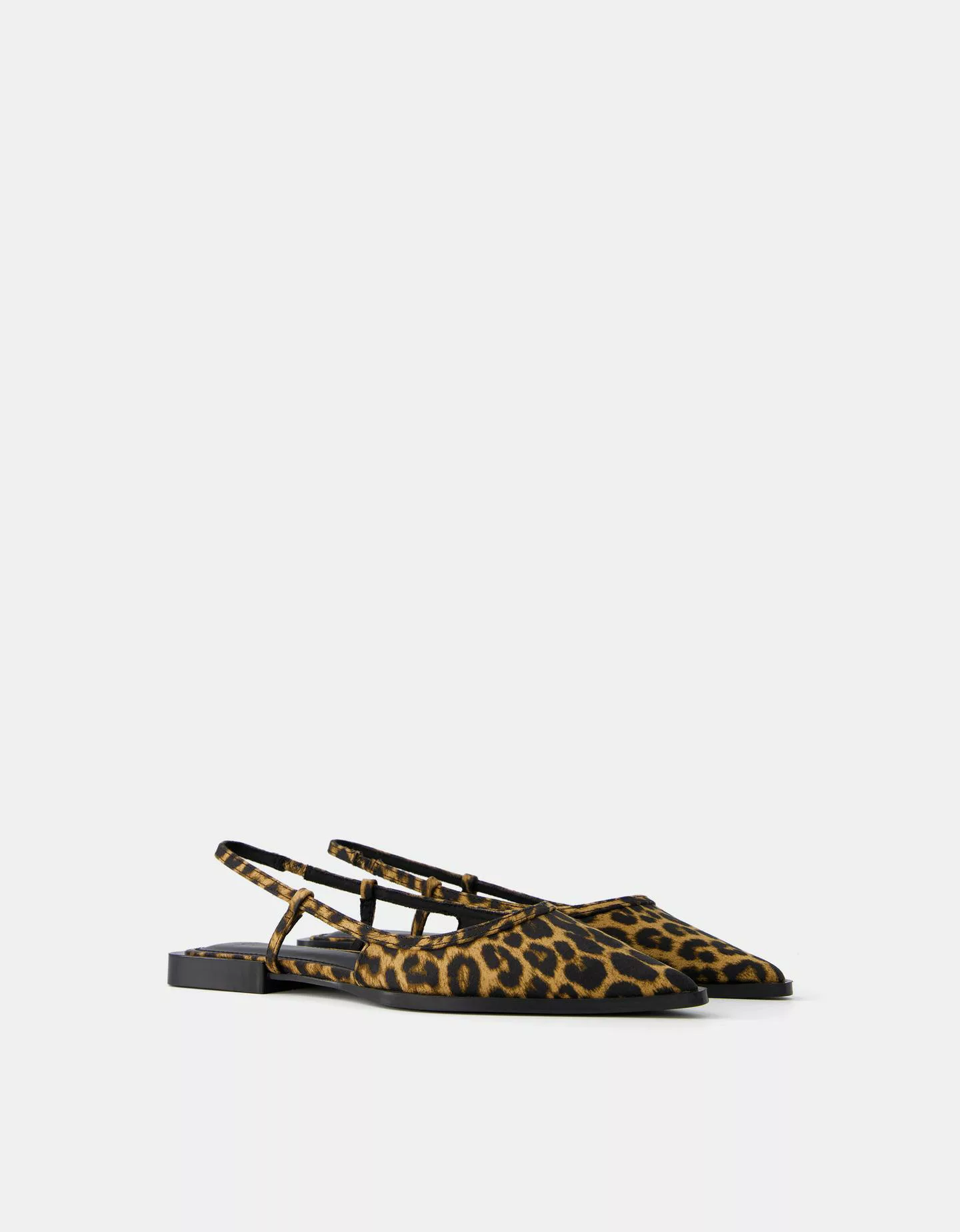 Bershka Spitz Zulaufende Ballerinas Im Mules-Stil Mit Animalprint Damen 39 günstig online kaufen