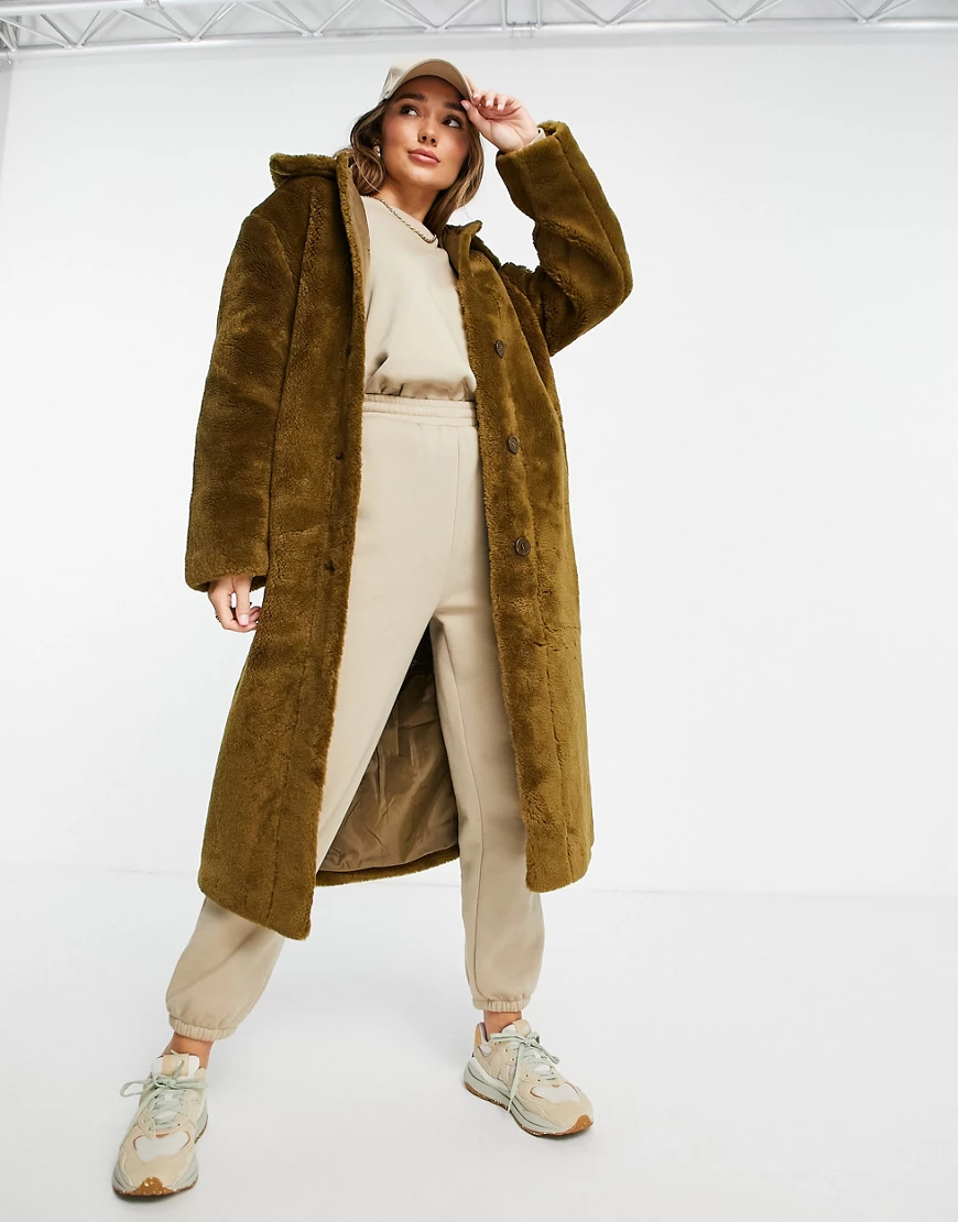 ASOS DESIGN – Geknöpfter Mantel aus Teddyfell in Olivgrün günstig online kaufen