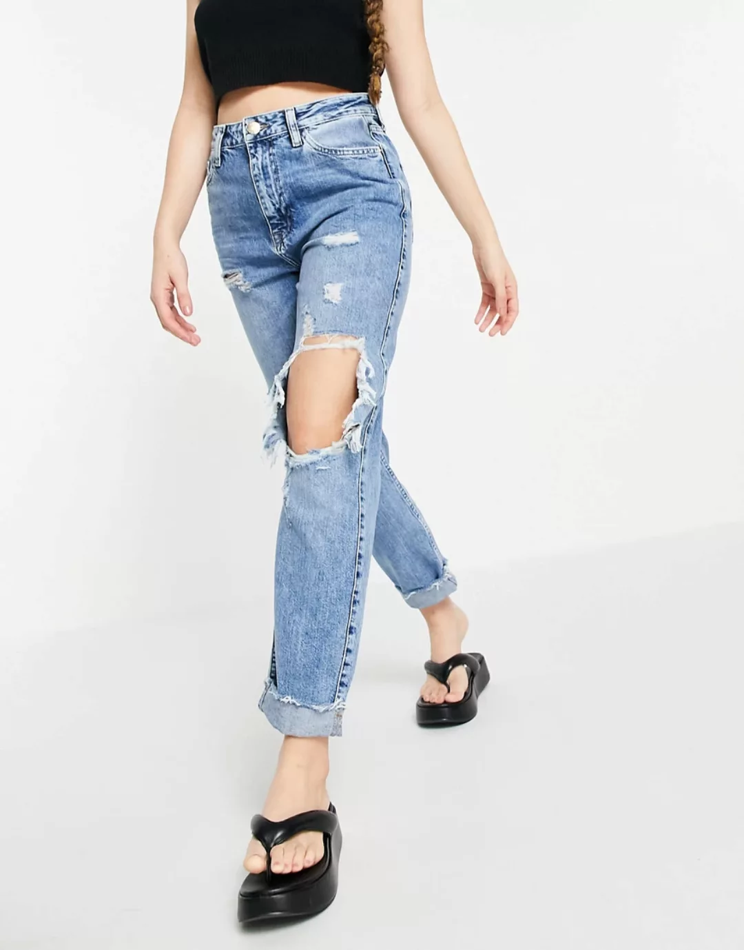 River Island – Carrie – Mom-Jeans in mittlerem Auth-Blau und extremer Used- günstig online kaufen